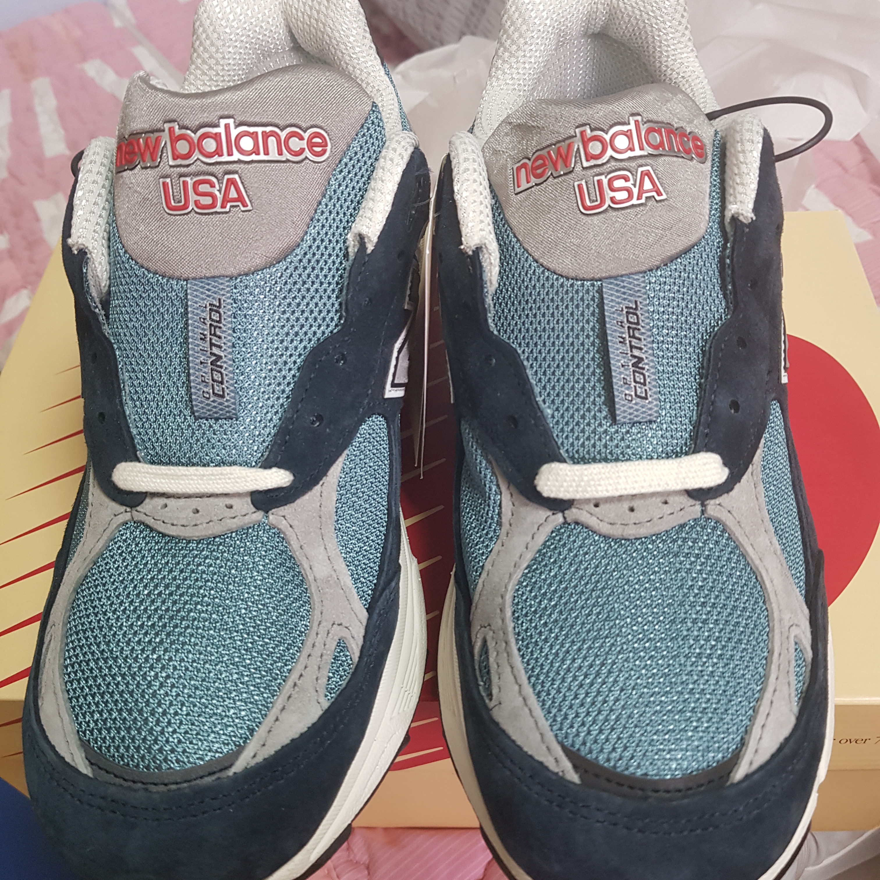 New Balance 990v3 Made in USA Navy Spring Tide 착용 스타일 - 2