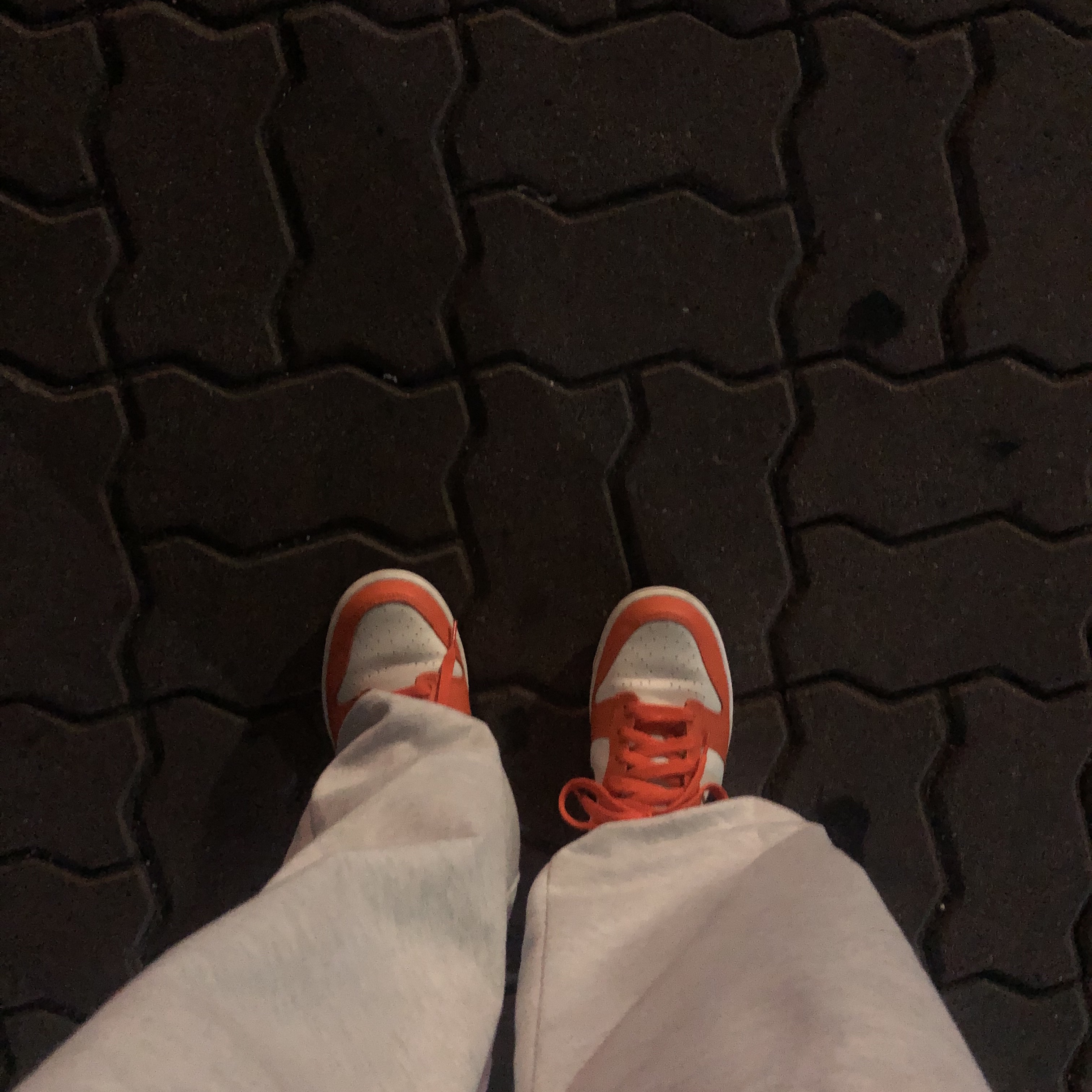 (GS) Nike Dunk Low Safety Orange 착용 스타일 - 2