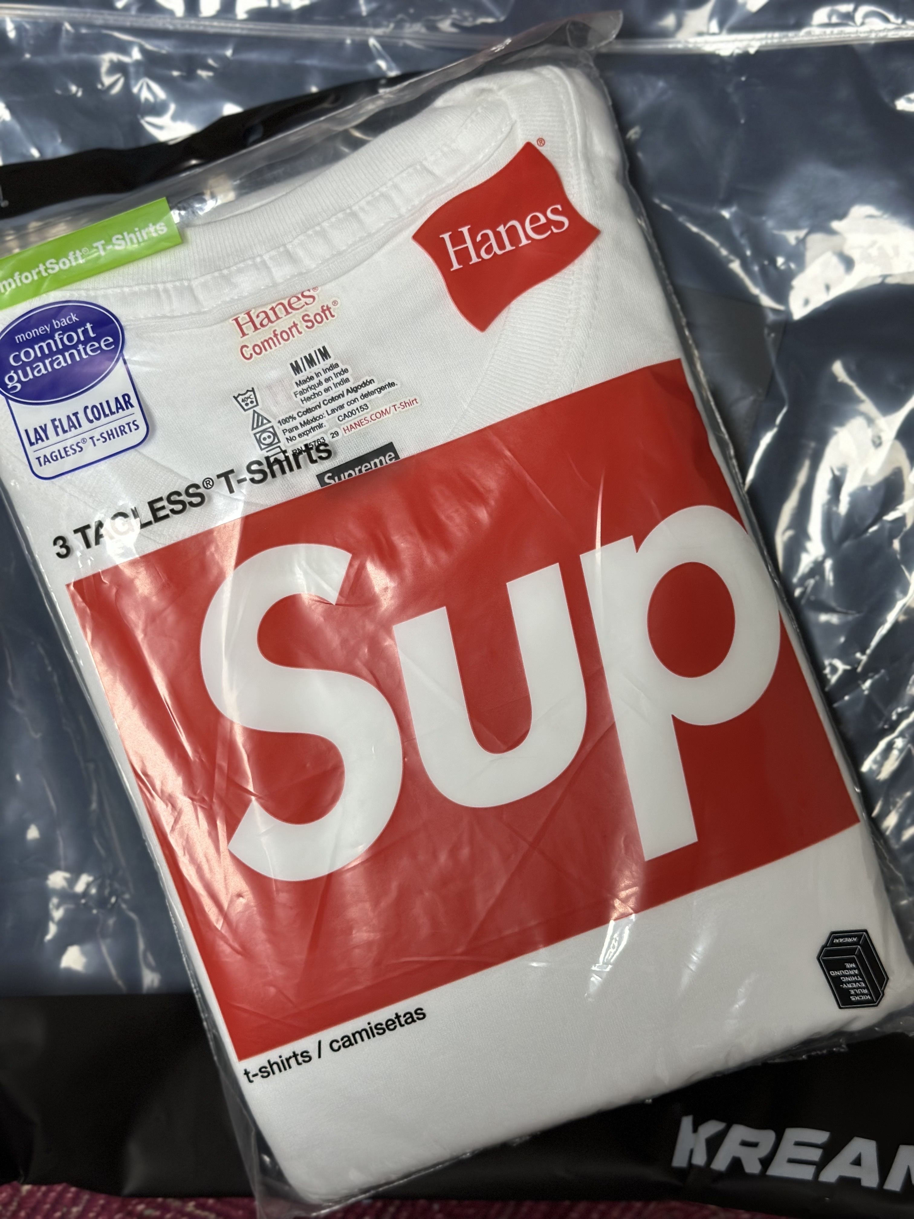 Supreme Hanes Tagless T-Shirt White (3 Pack) 착용 스타일