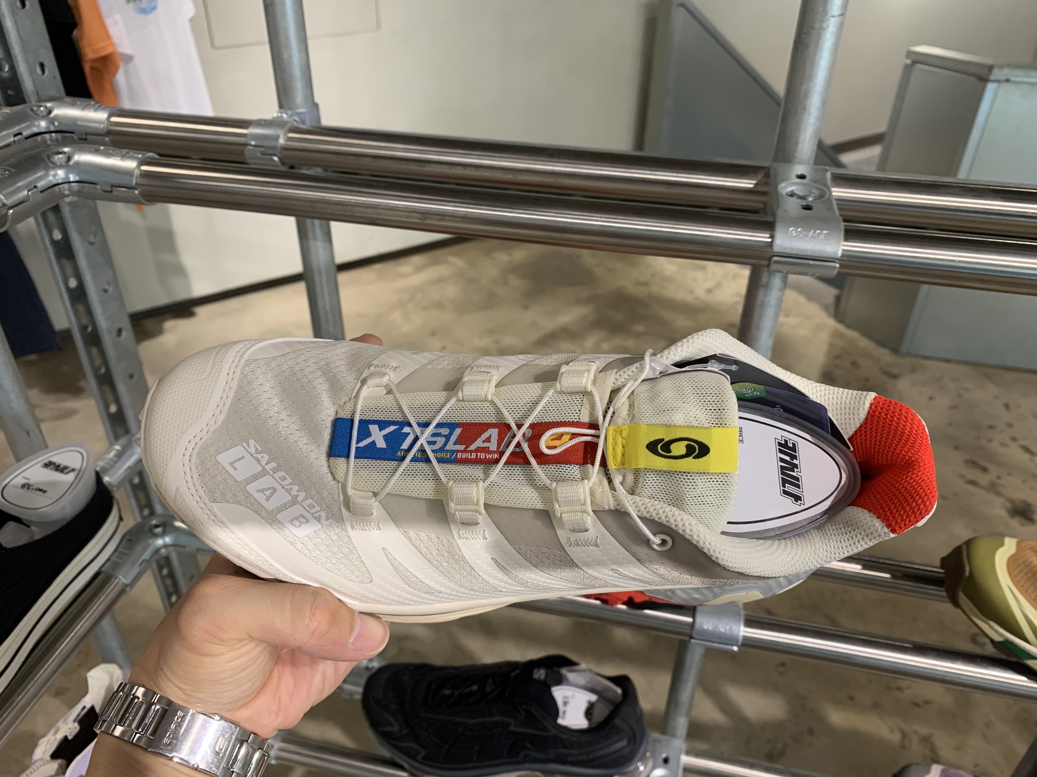 Salomon XT-4 Vanilla Ice 착용 스타일 - 3