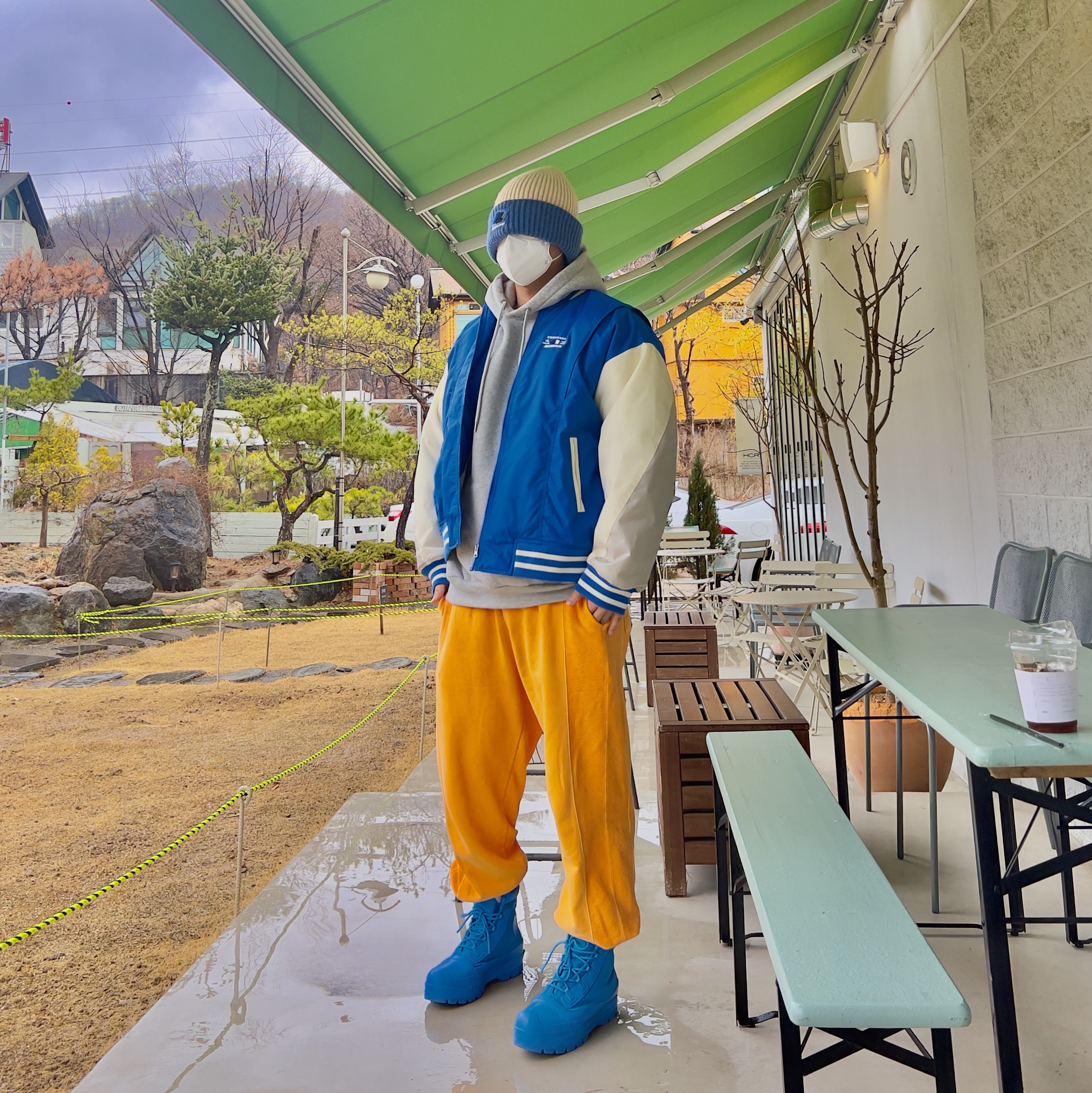 Converse x Ader Error Shapes Varsity Jacket Cobalt, Converse x Ambush Chuck Taylor All Star Duck Boot Blithe 착용 스타일 - 1