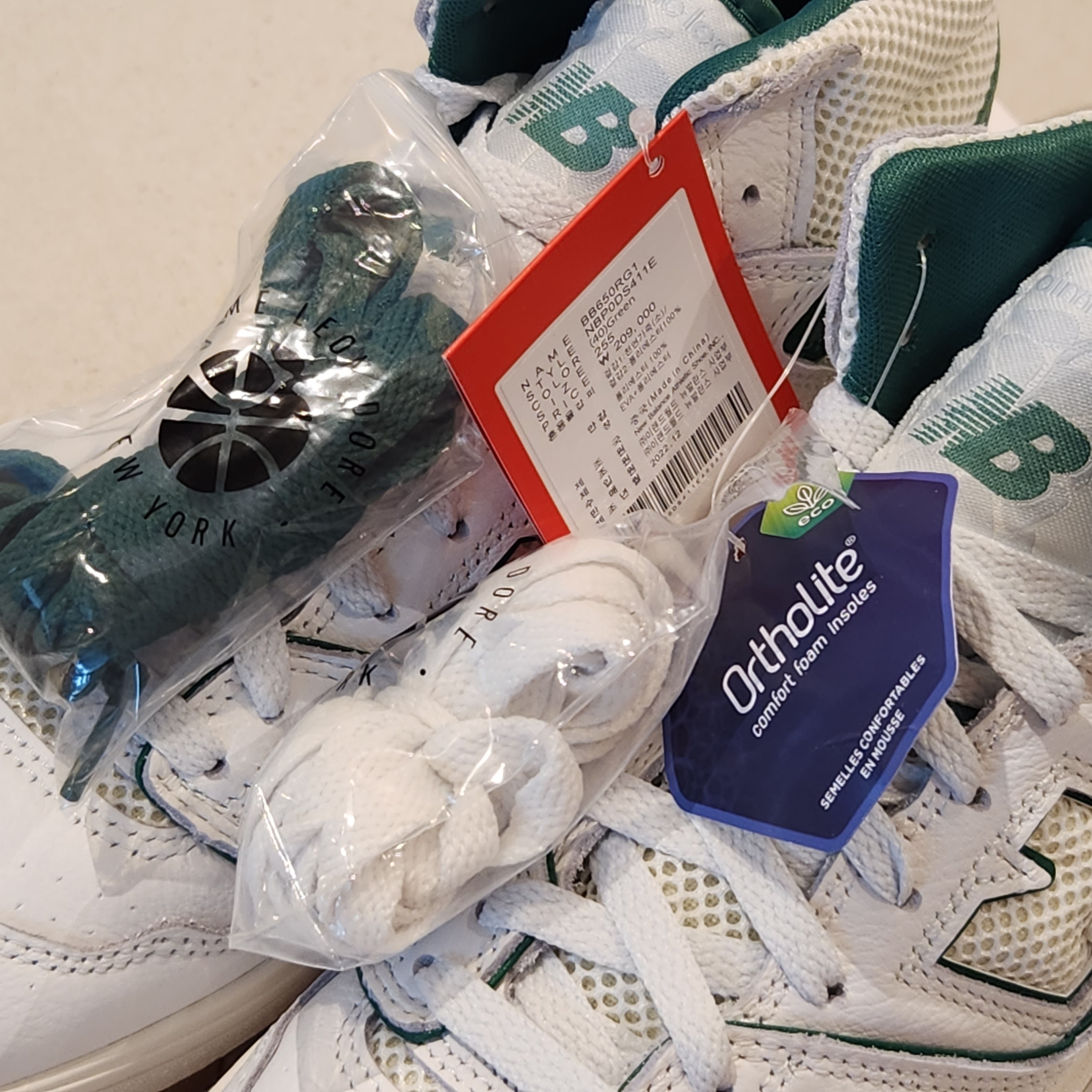 New Balance x Aime Leon Dore 650R White Green 착용 스타일 - 5