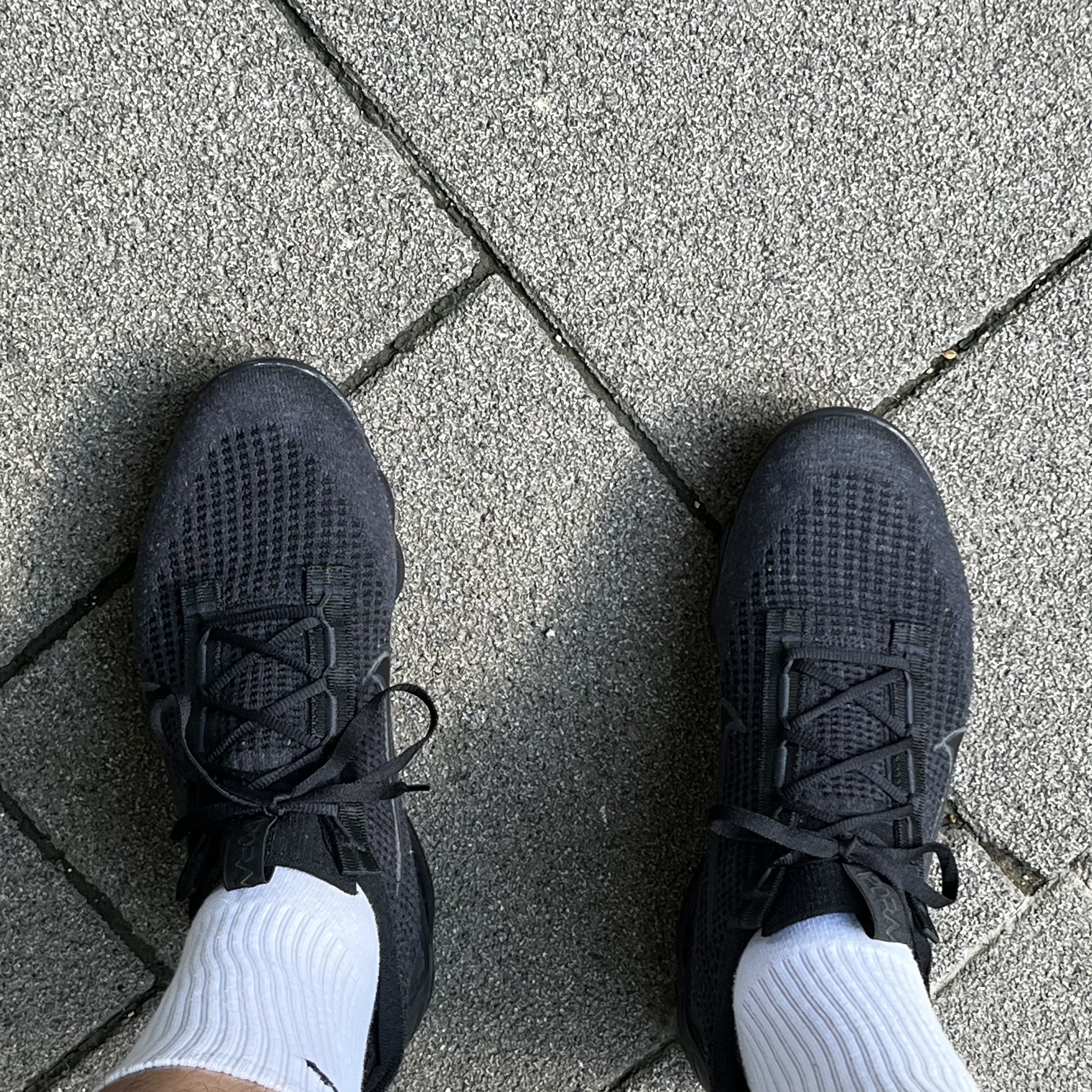 Nike Air VaporMax 2021 Flyknit Triple Black 착용 스타일