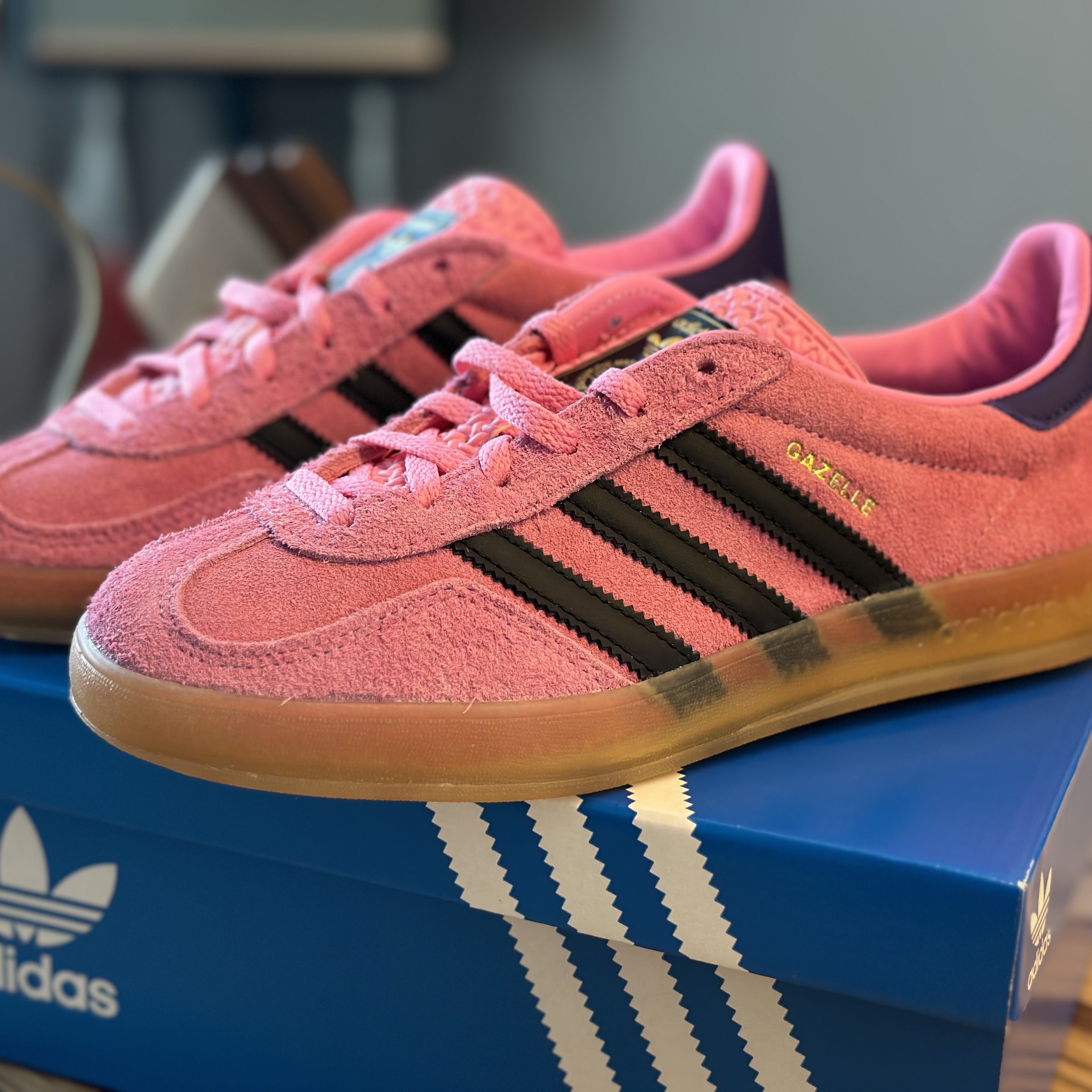 (W) Adidas Gazelle Indoor Bliss Pink 착용 스타일 - 2