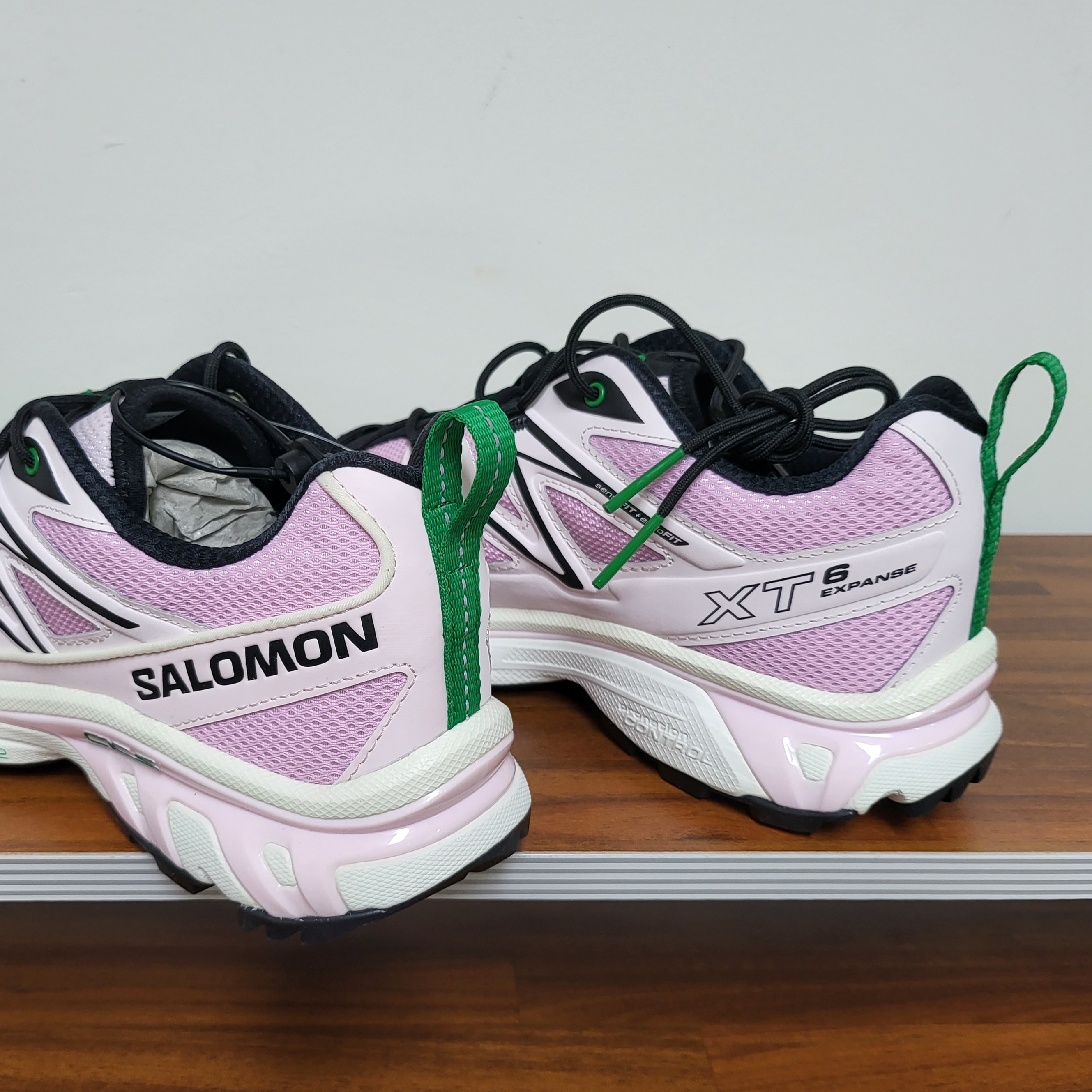 Salomon x Sandy Liang XT-6 Expanse Cradle Pink 착용 스타일 - 4