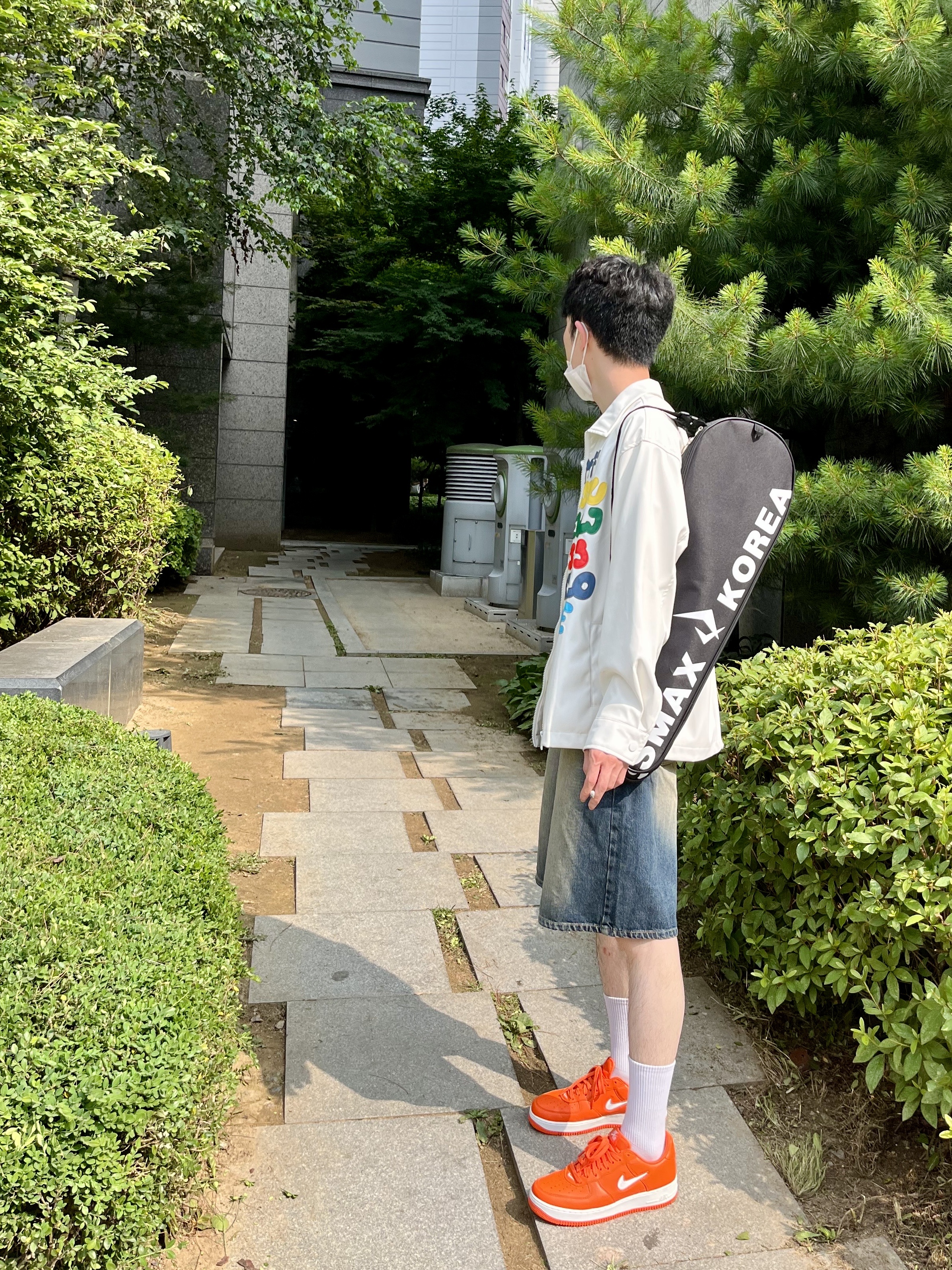 Nike Air Force 1 Low Retro Color of The Month Safety Orange 착용 스타일 - 3