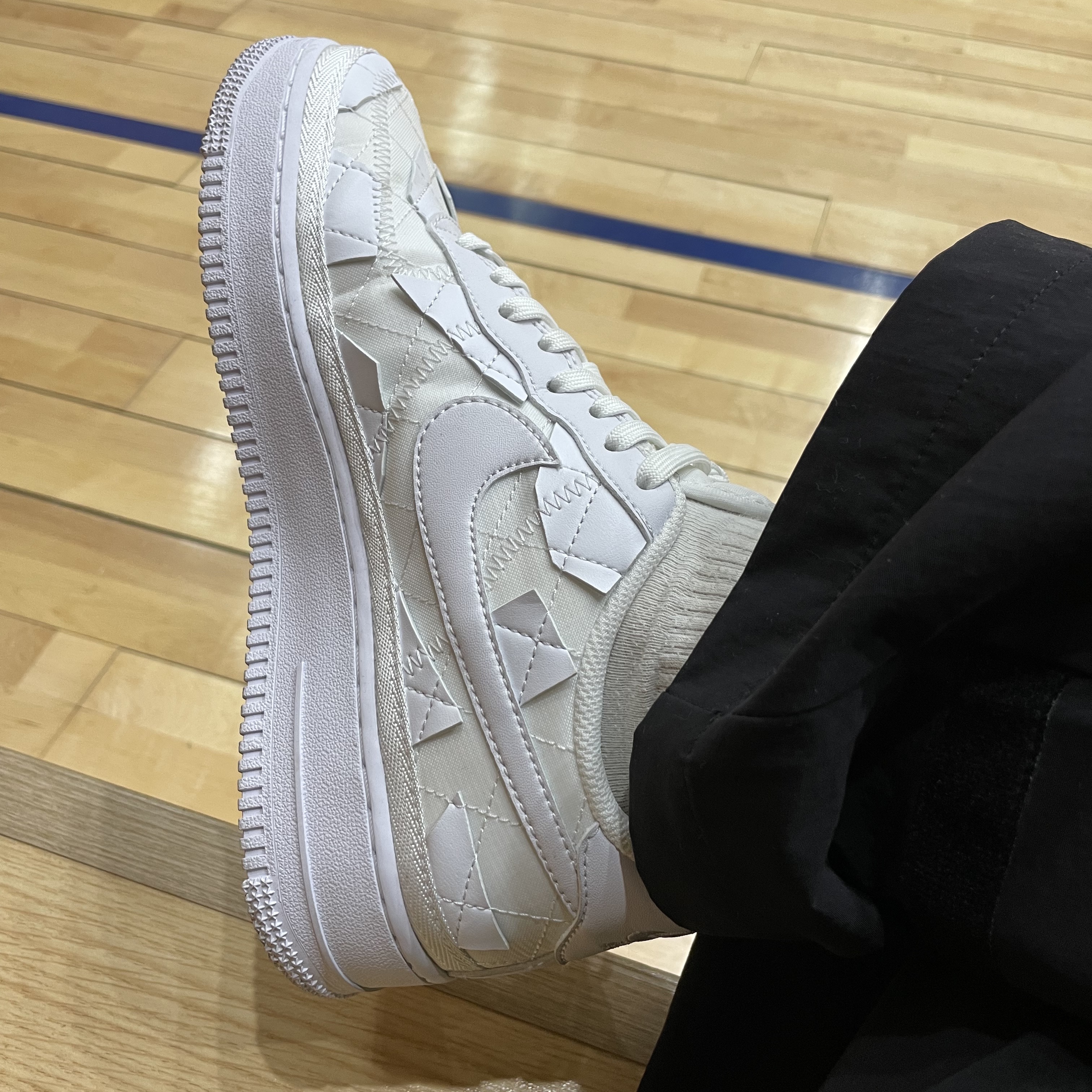 Nike x Billie Eilish Air Force 1 Low SP Triple White 착용 스타일