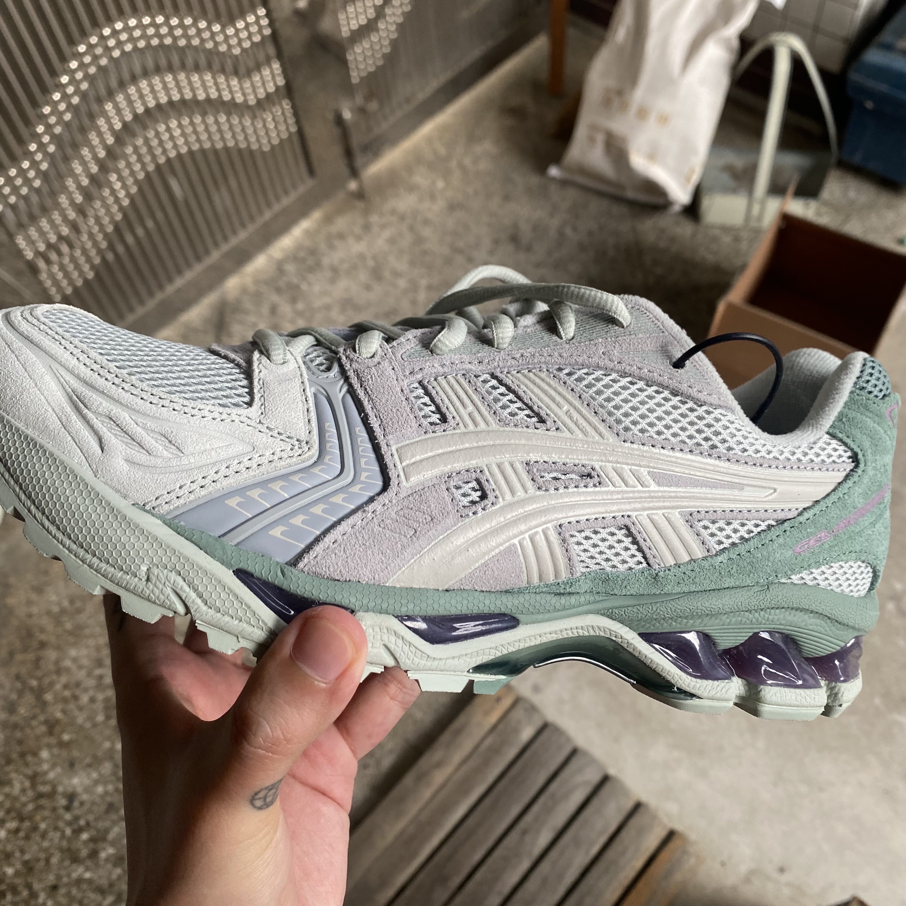 Asics Gel-Kayano 14 Light Sage 착용 스타일