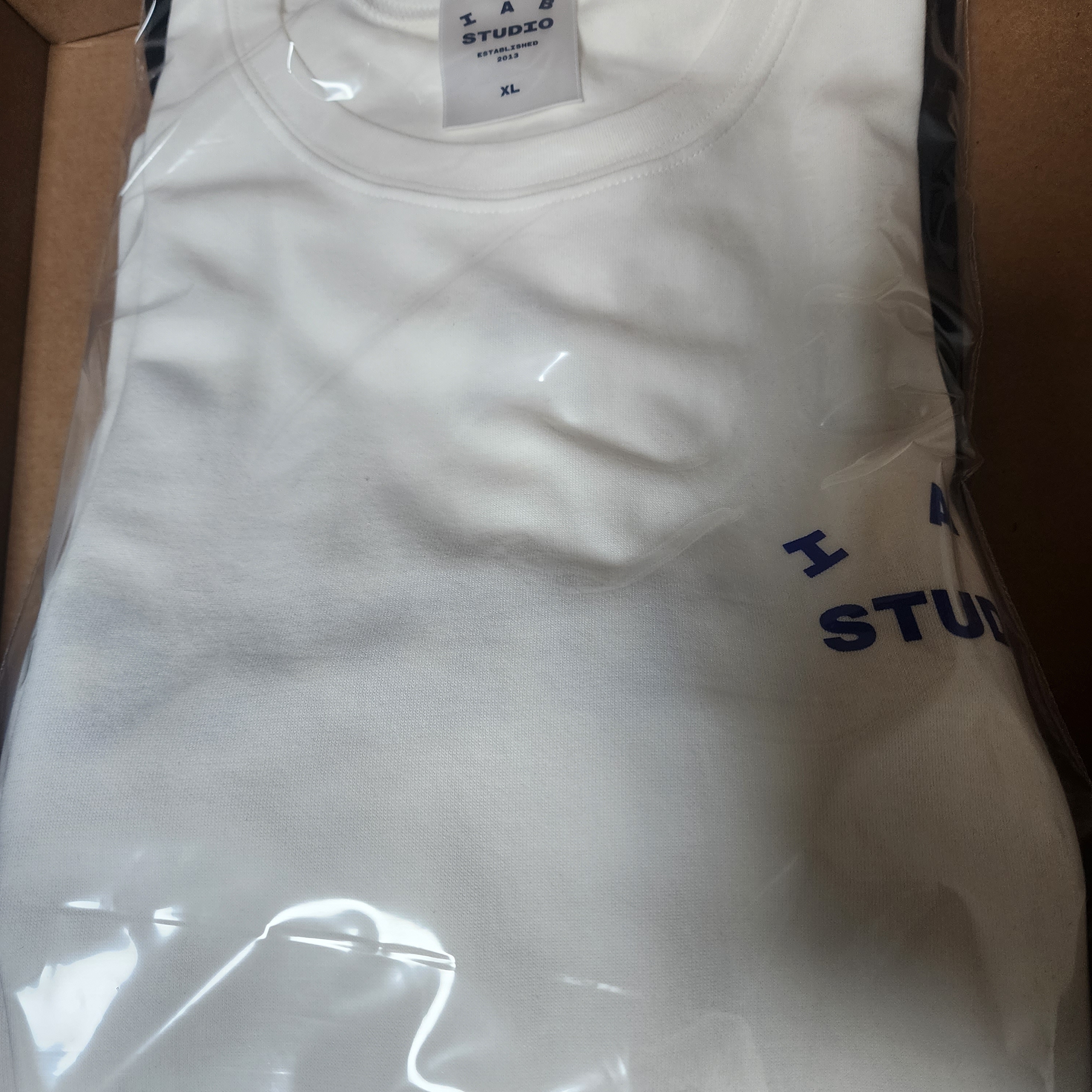 IAB Studio 10th Anniversary T-Shirt White 착용 스타일 - 1