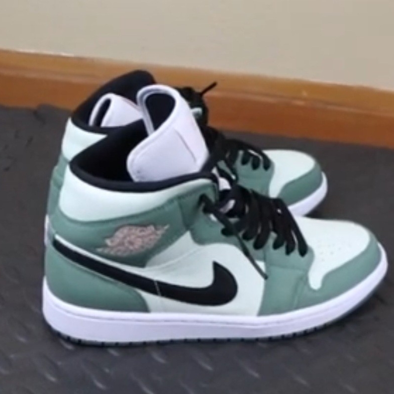 (W) Jordan 1 Mid SE Dutch Green 착용 스타일 - 4