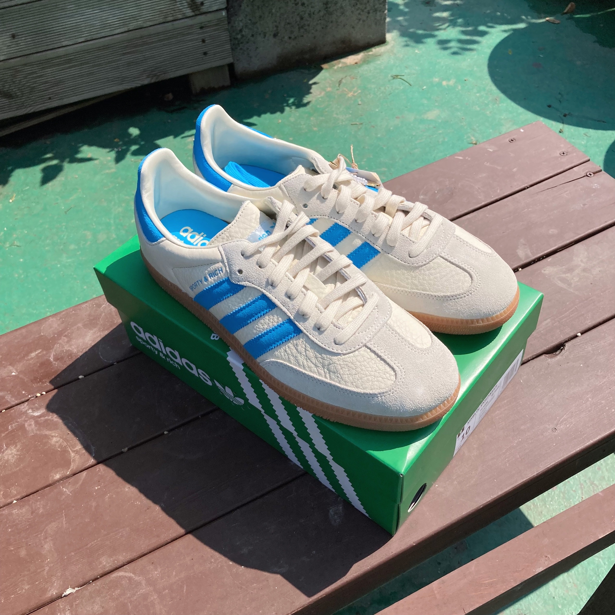 Adidas x Sporty & Rich Samba Cream Blue 착용 스타일 - 3