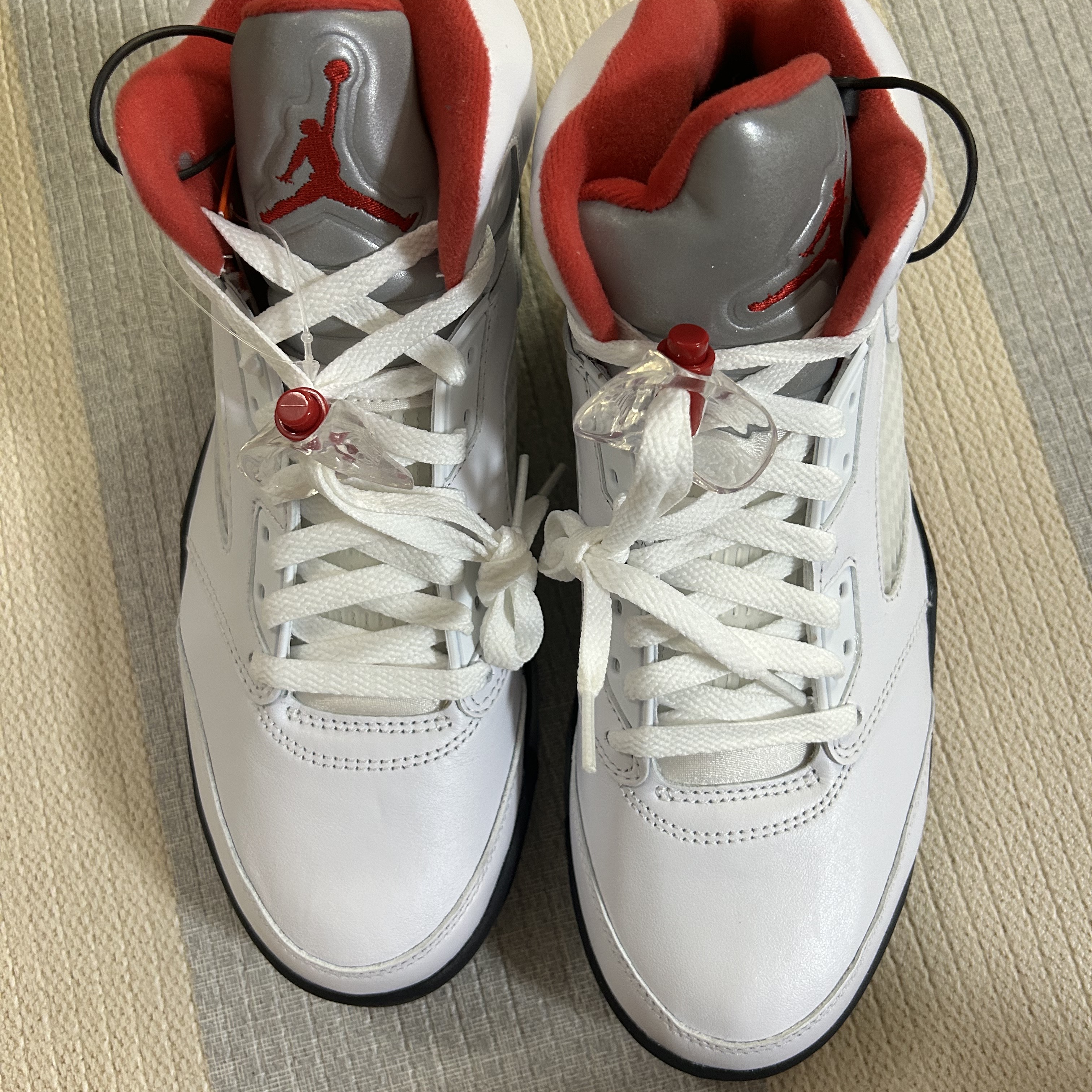 Jordan 5 Retro Fire Red Silver Tongue 2020 착용 스타일