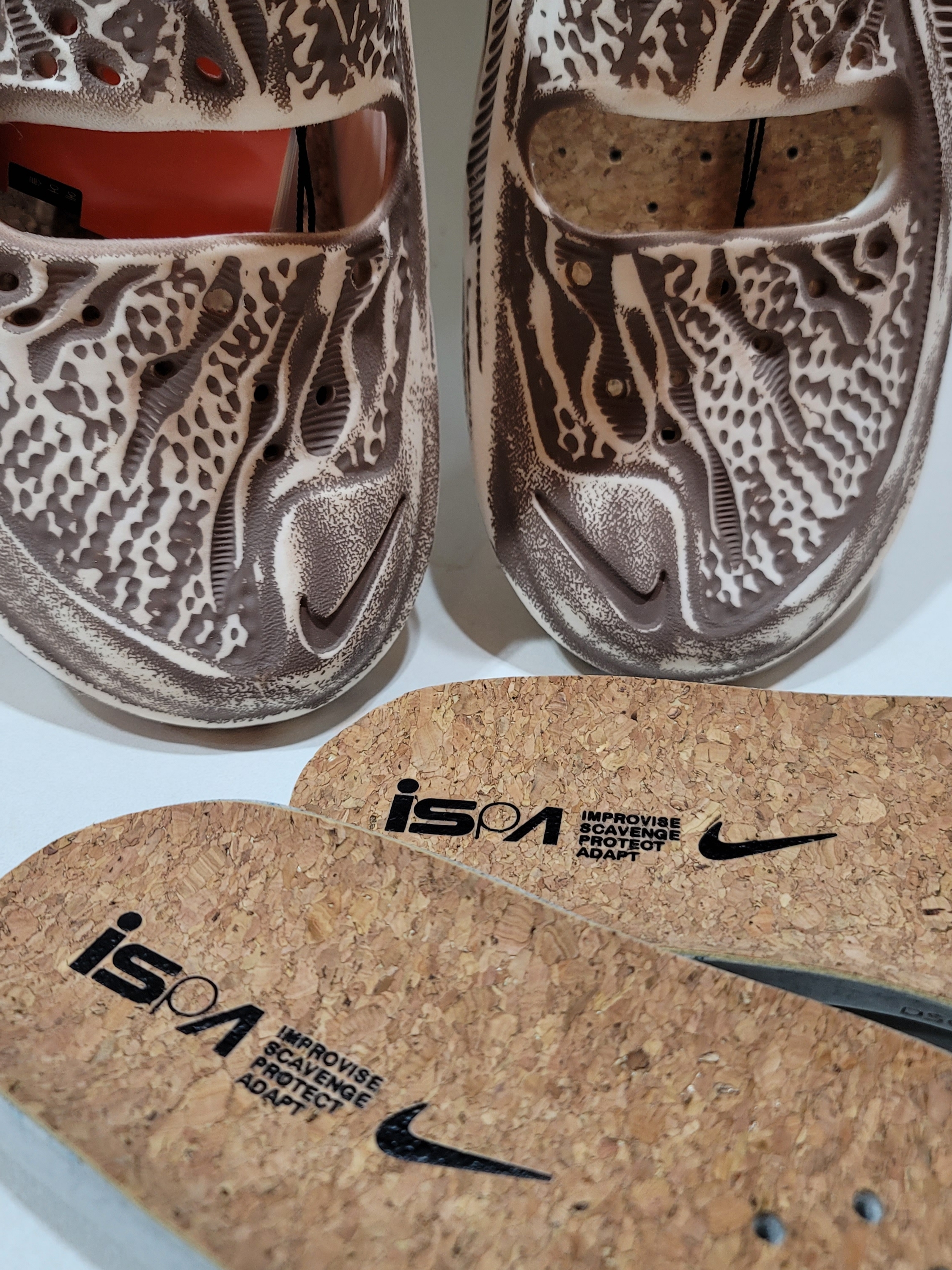 Nike ISPA Universal Natural and Desert Dust 착용 스타일 - 2