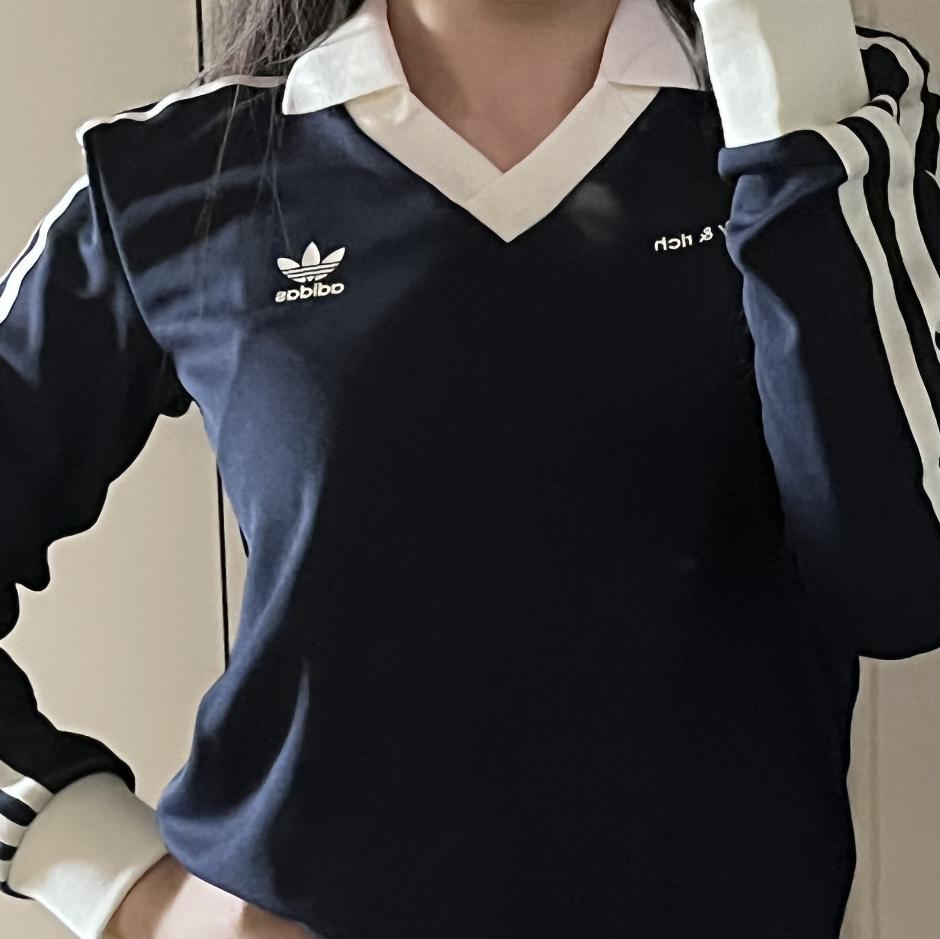 (W) Adidas x Sporty & Rich Long Sleeve Football Jersey Legend Ink - KR Sizing, (W) Adidas x Sporty & Rich Long Sleeve Football Jersey Legend Ink - US Sizing 착용 스타일 - 2