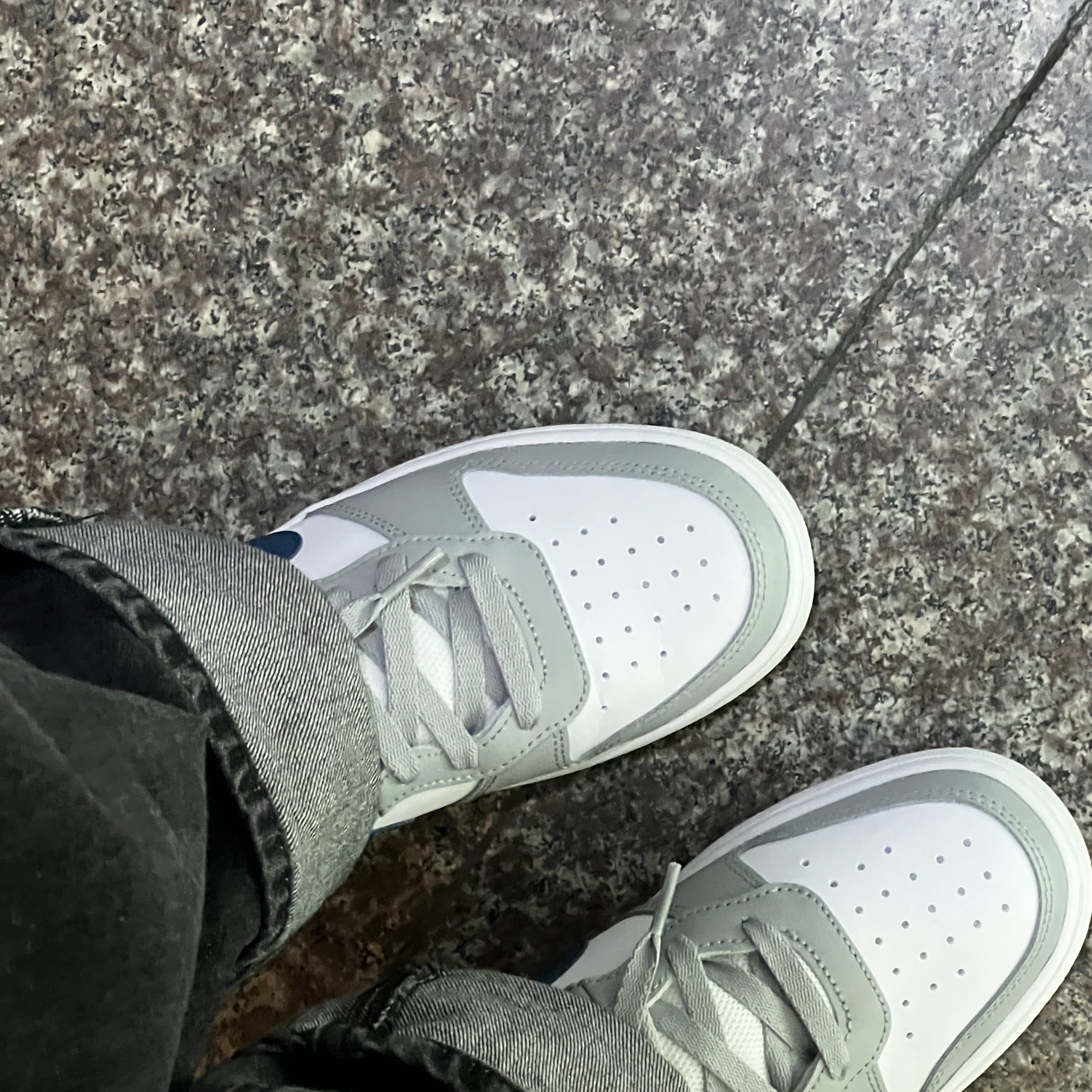 (GS) Nike Court Borough Low 2 Light Smoke Grey 착용 스타일