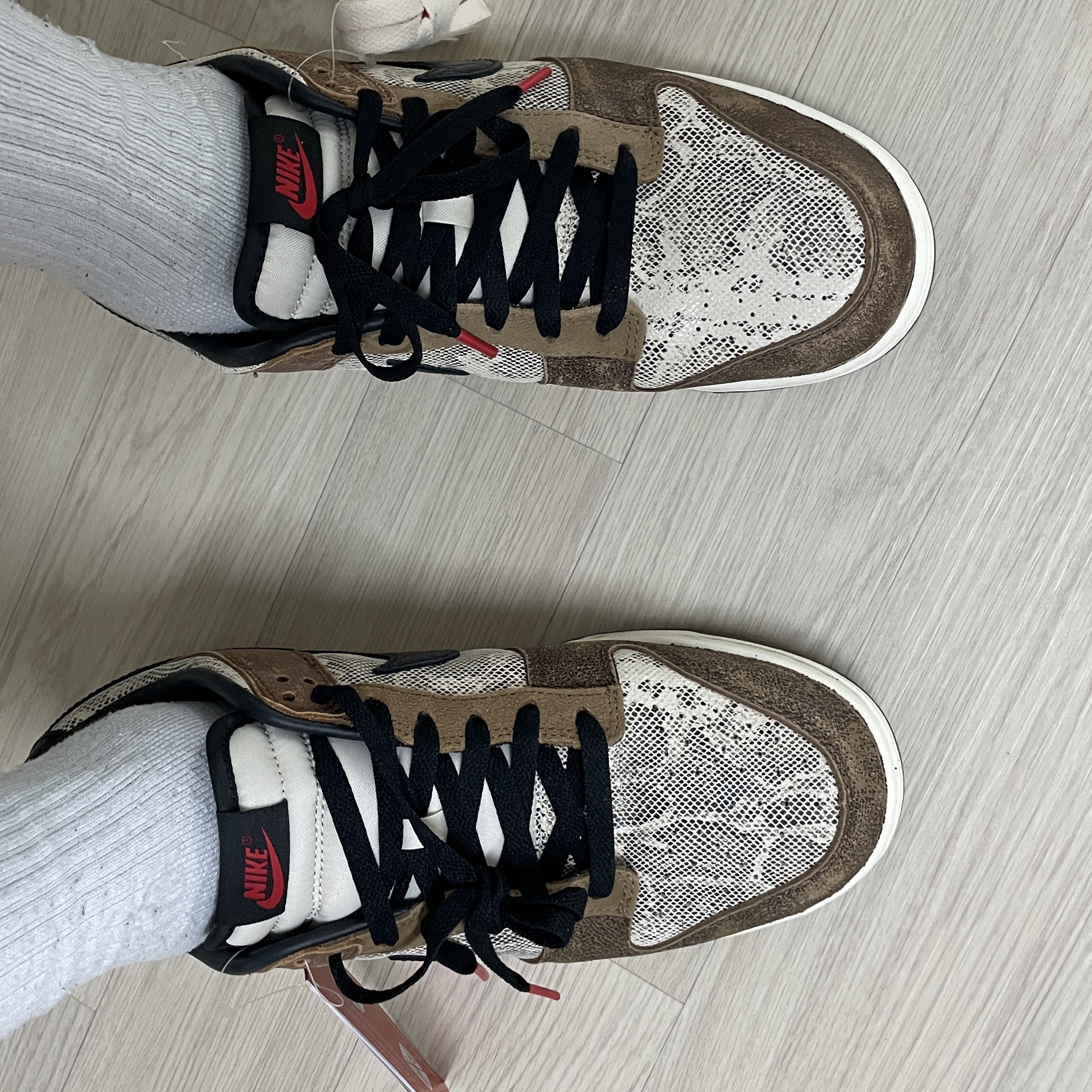 Nike Dunk Low PRM Head to Head 착용 스타일
