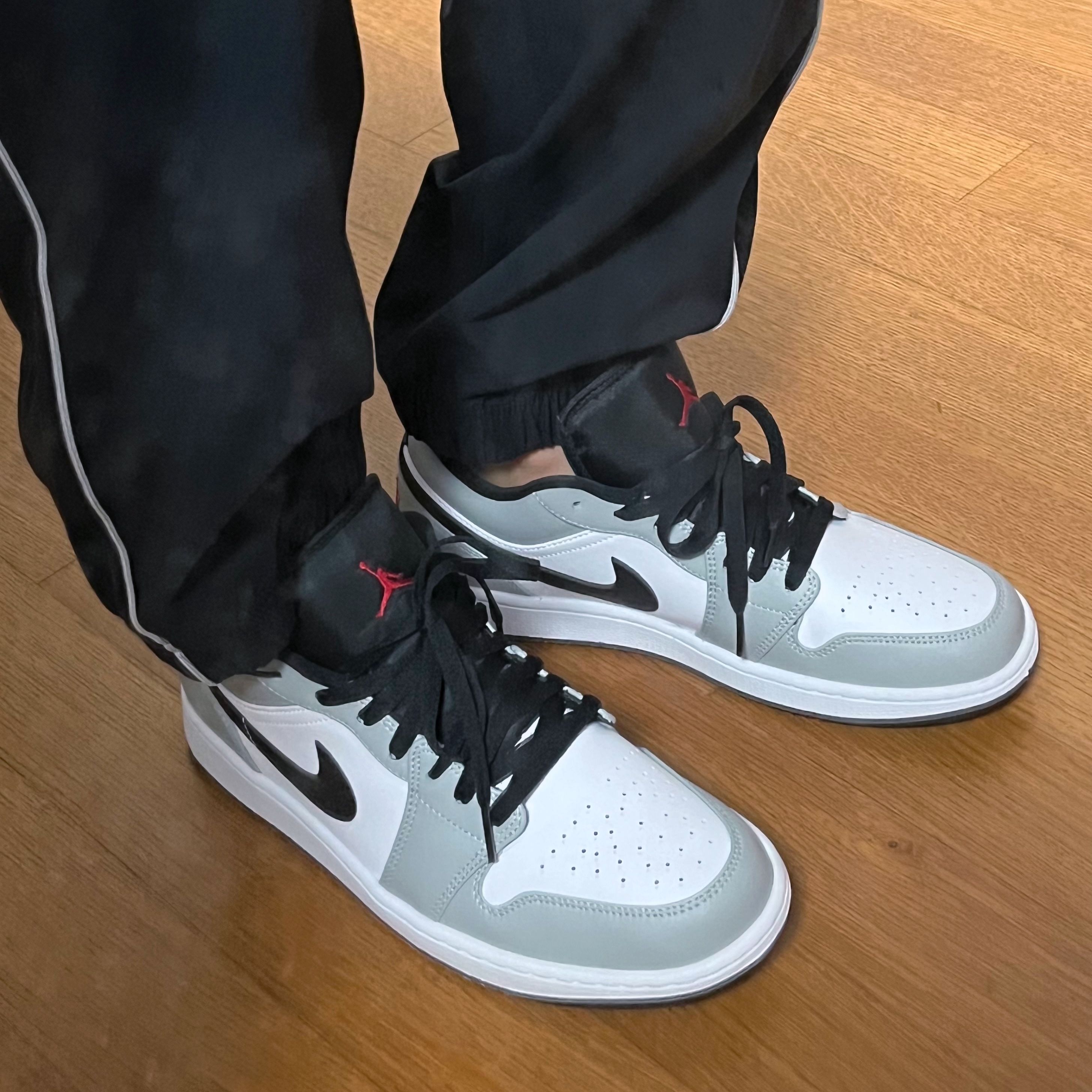 Jordan 1 Low Light Smoke Grey 착용 스타일 - 2