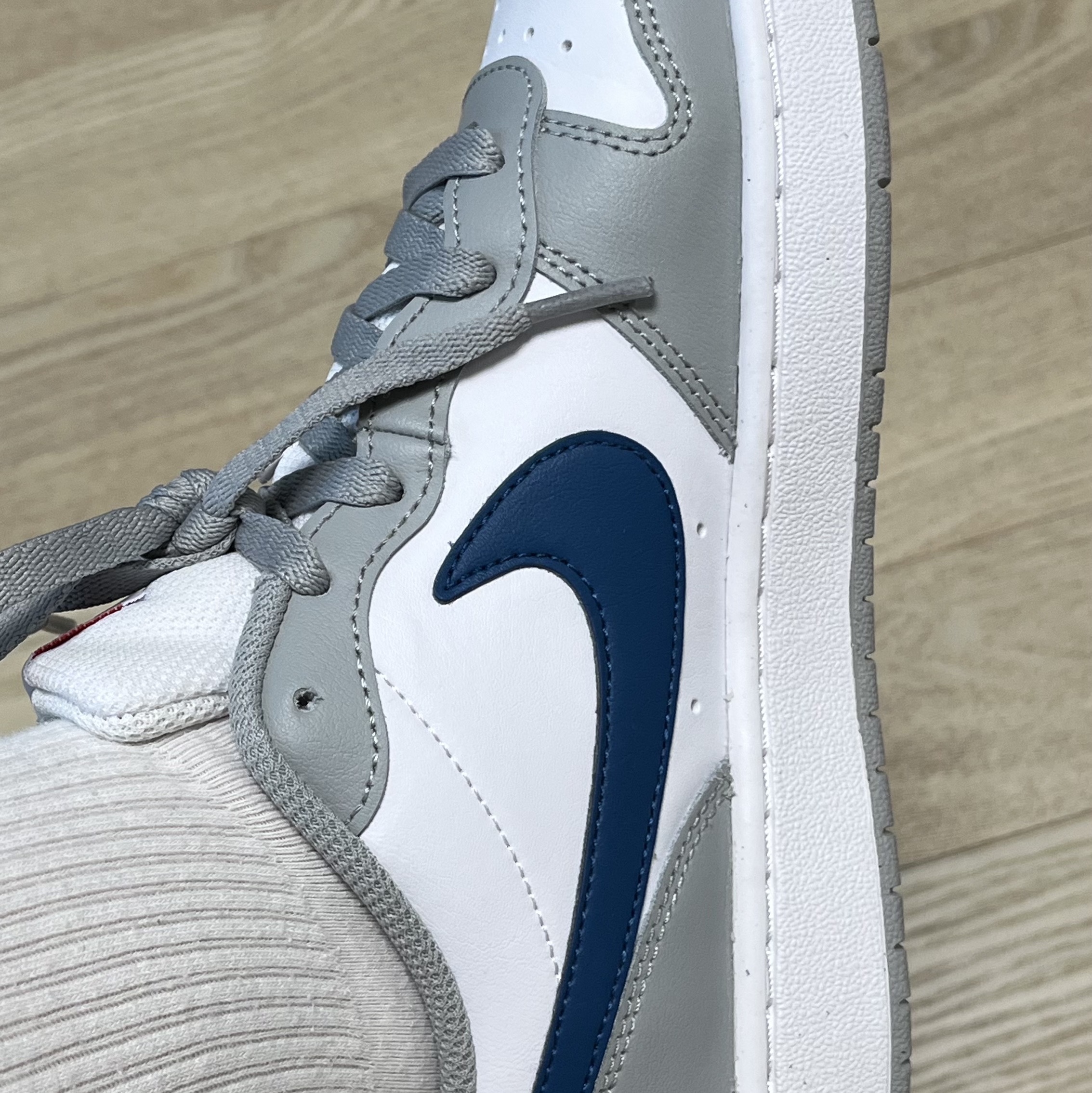 (GS) Nike Court Borough Low 2 Light Smoke Grey 착용 스타일 - 2