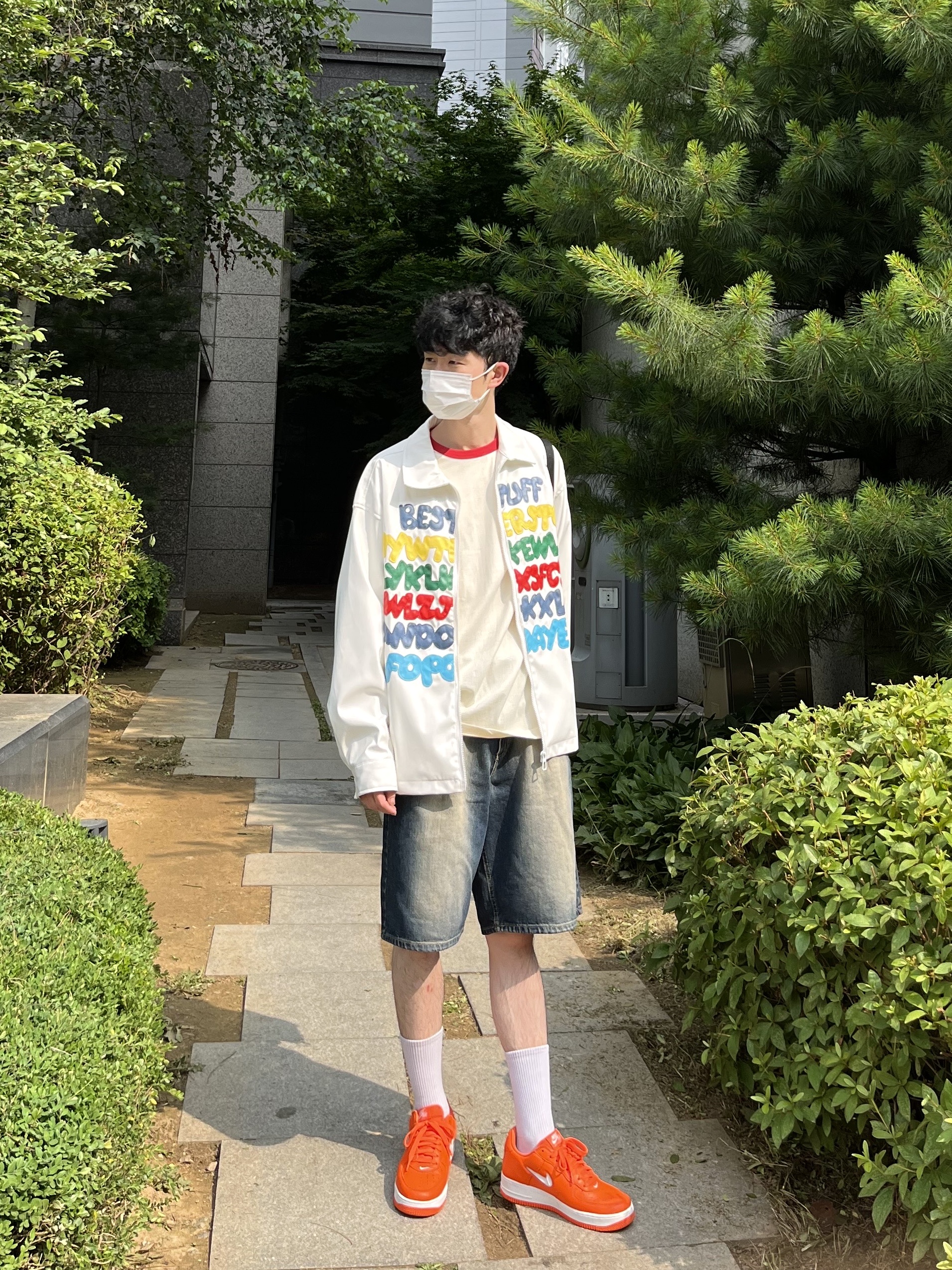 Nike Air Force 1 Low Retro Color of The Month Safety Orange 착용 스타일 - 1