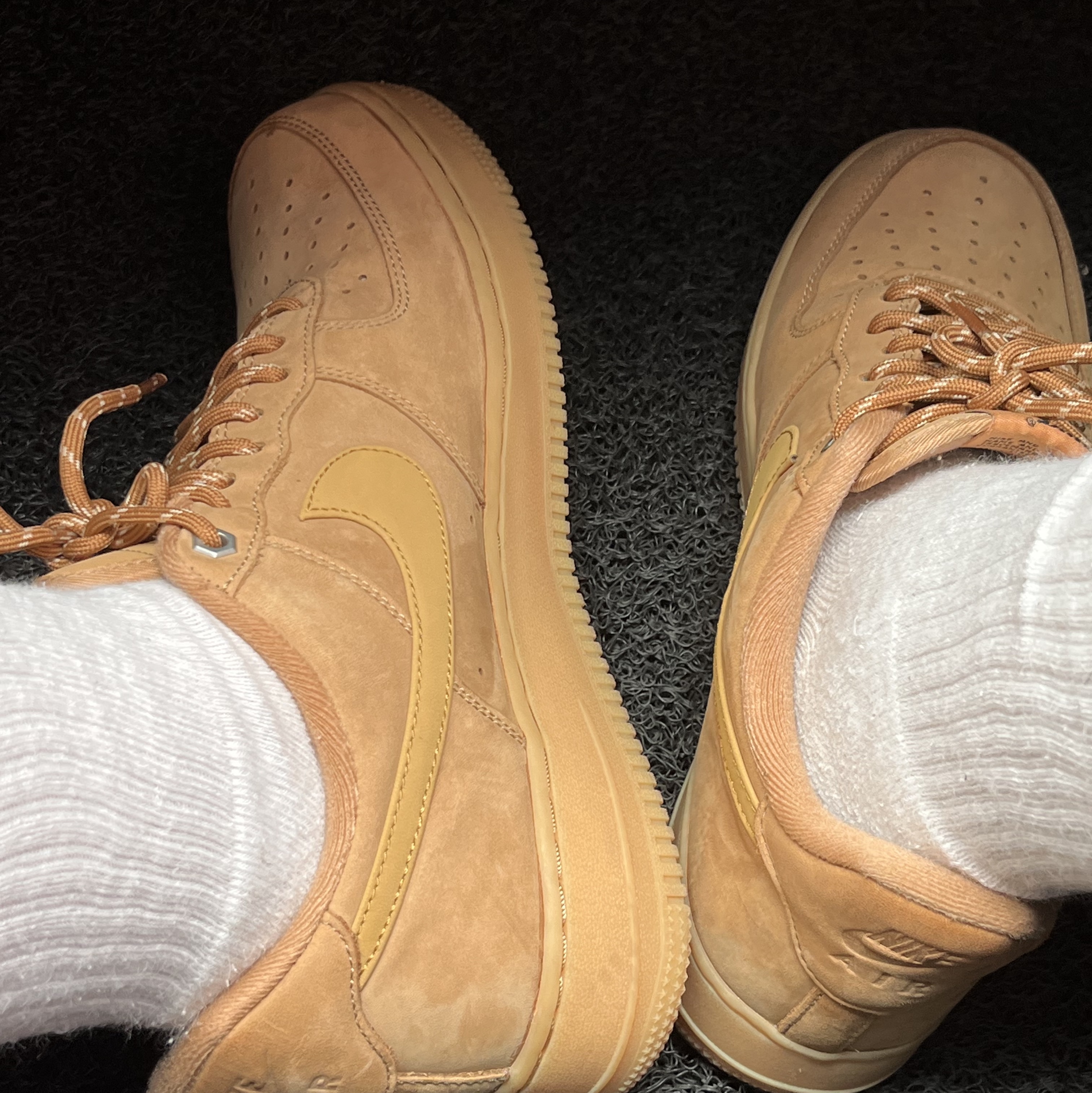 Nike Air Force 1 '07 WB Flax 착용 스타일 - 2