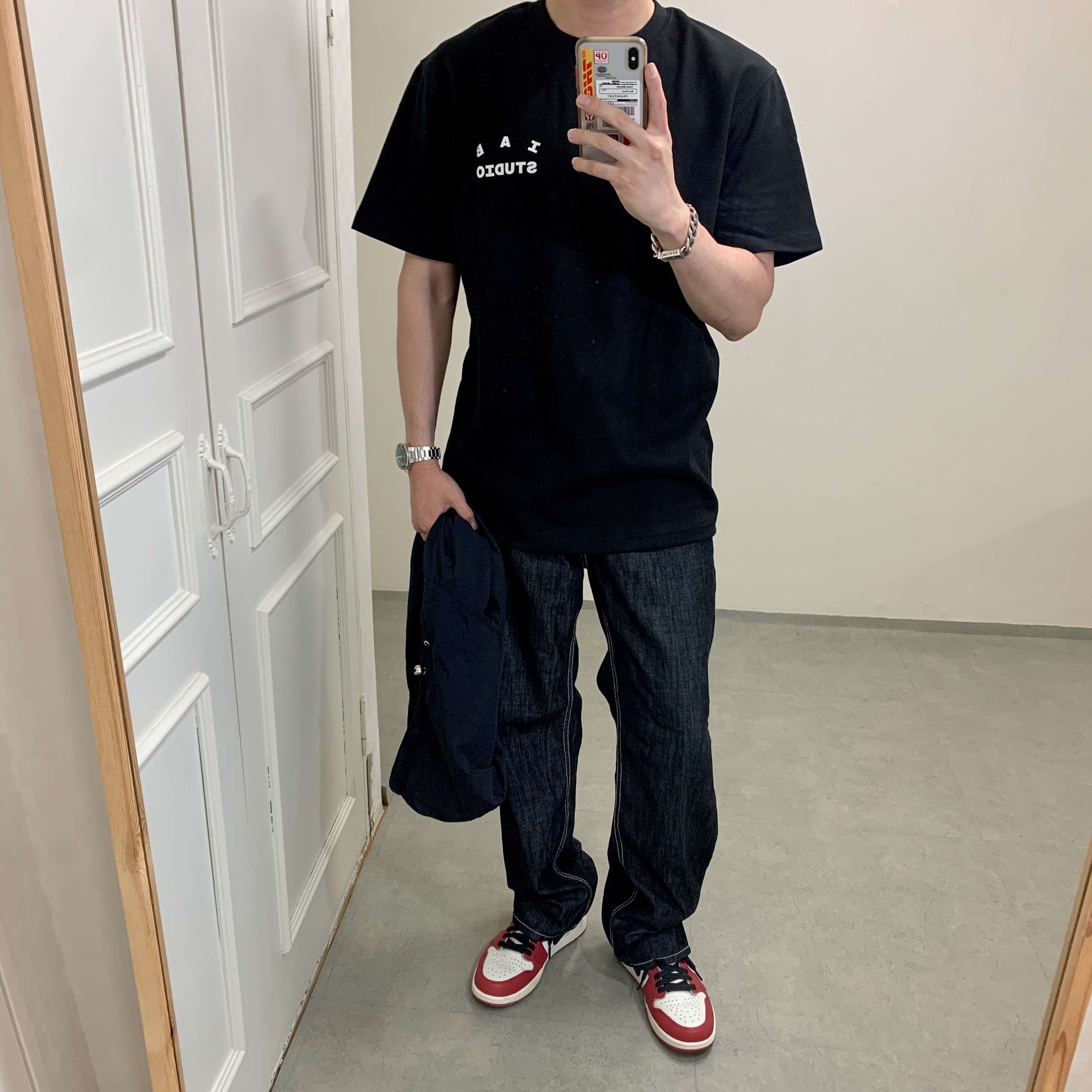 IAB Studio 10th Anniversary T-Shirts Pack White & Black (2 Pack), IAB Studio 10th Anniversary T-Shirt Black 착용 스타일 - 1