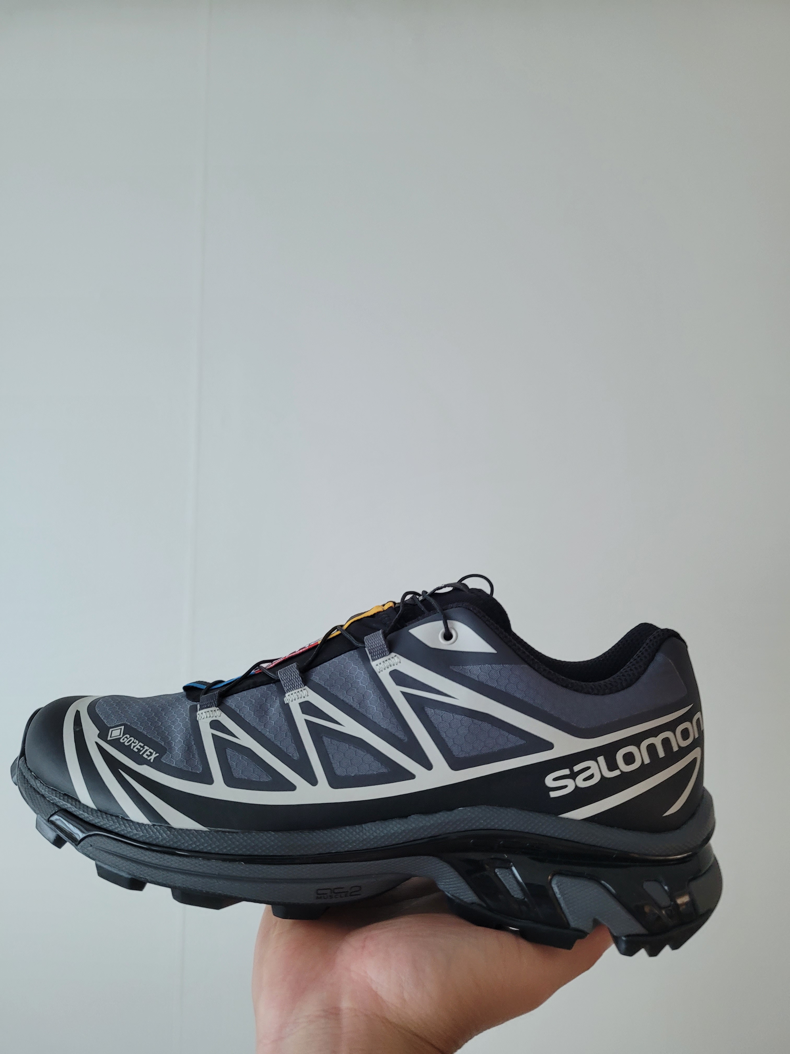 Salomon XT-6 Gore-Tex Black Ebony 착용 스타일