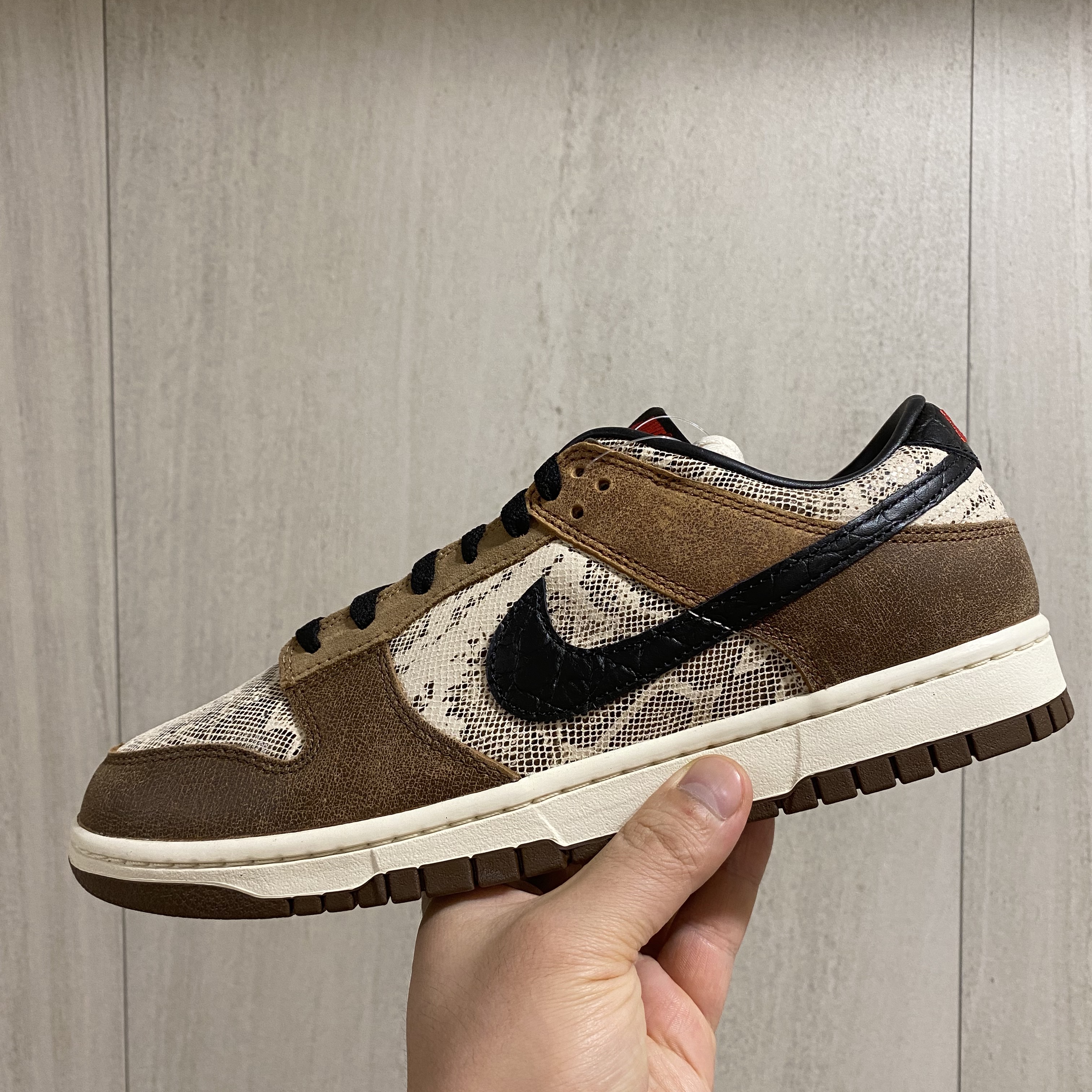 Nike Dunk Low PRM Head to Head 착용 스타일