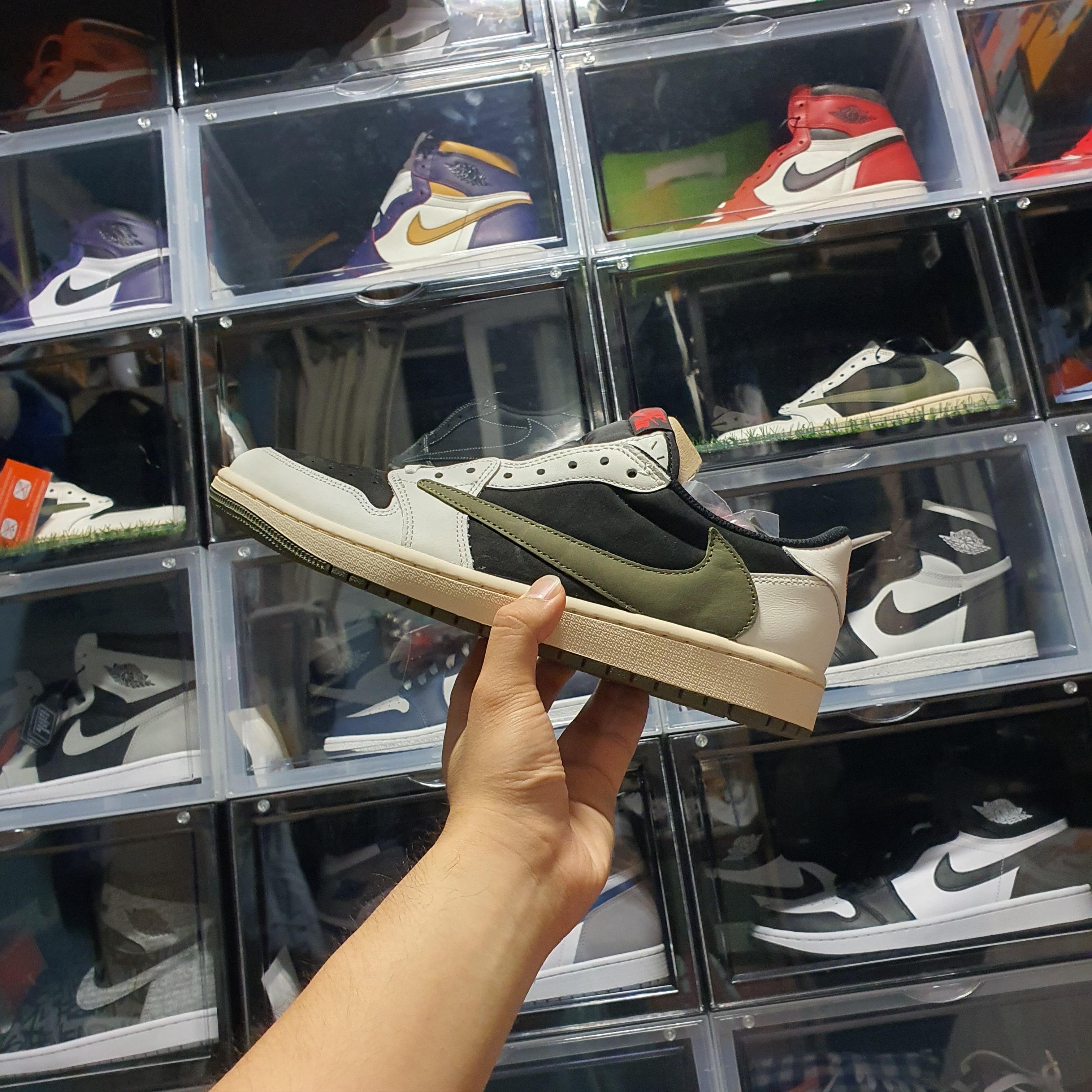 (W) Jordan 1 x Travis Scott Retro Low OG SP Medium Olive 착용 스타일