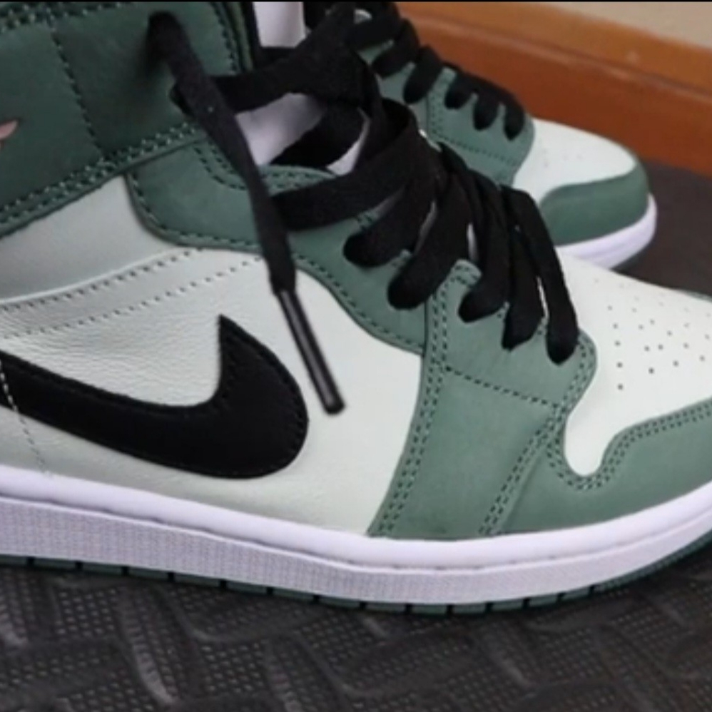 (W) Jordan 1 Mid SE Dutch Green 착용 스타일 - 5