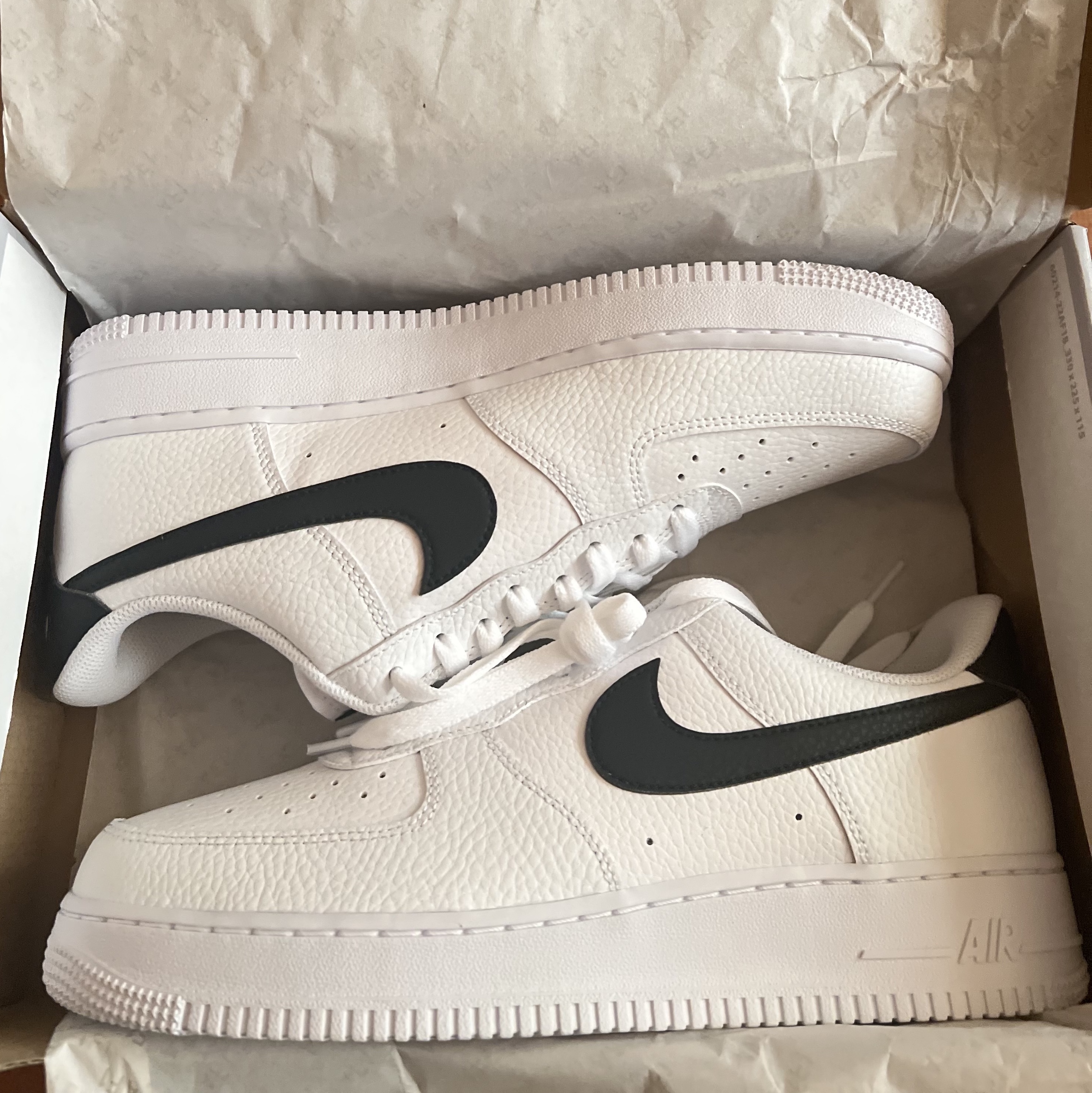 Nike Air Force 1 '07 White Black 착용 스타일 - 2