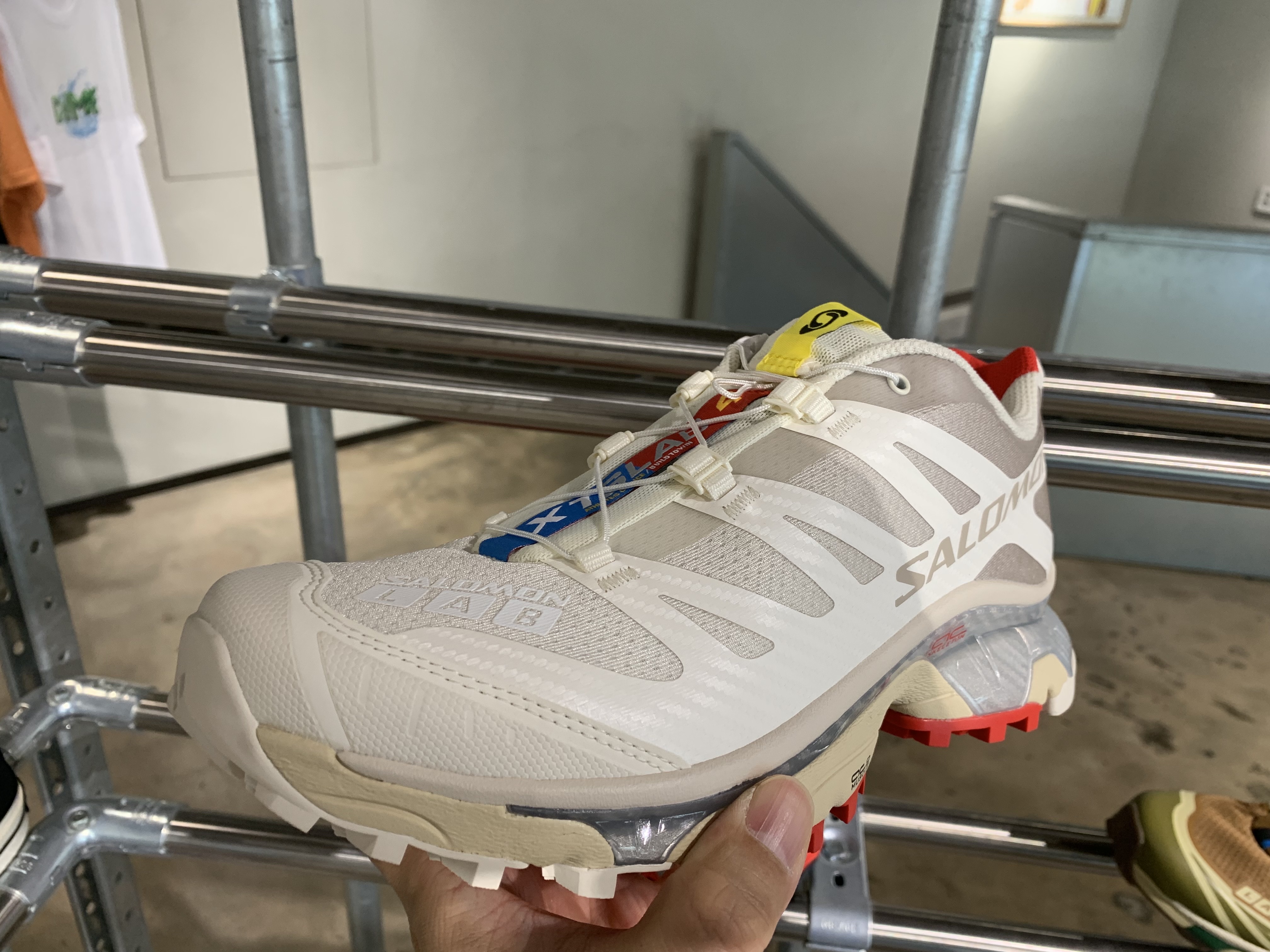 Salomon XT-4 Vanilla Ice 착용 스타일 - 2