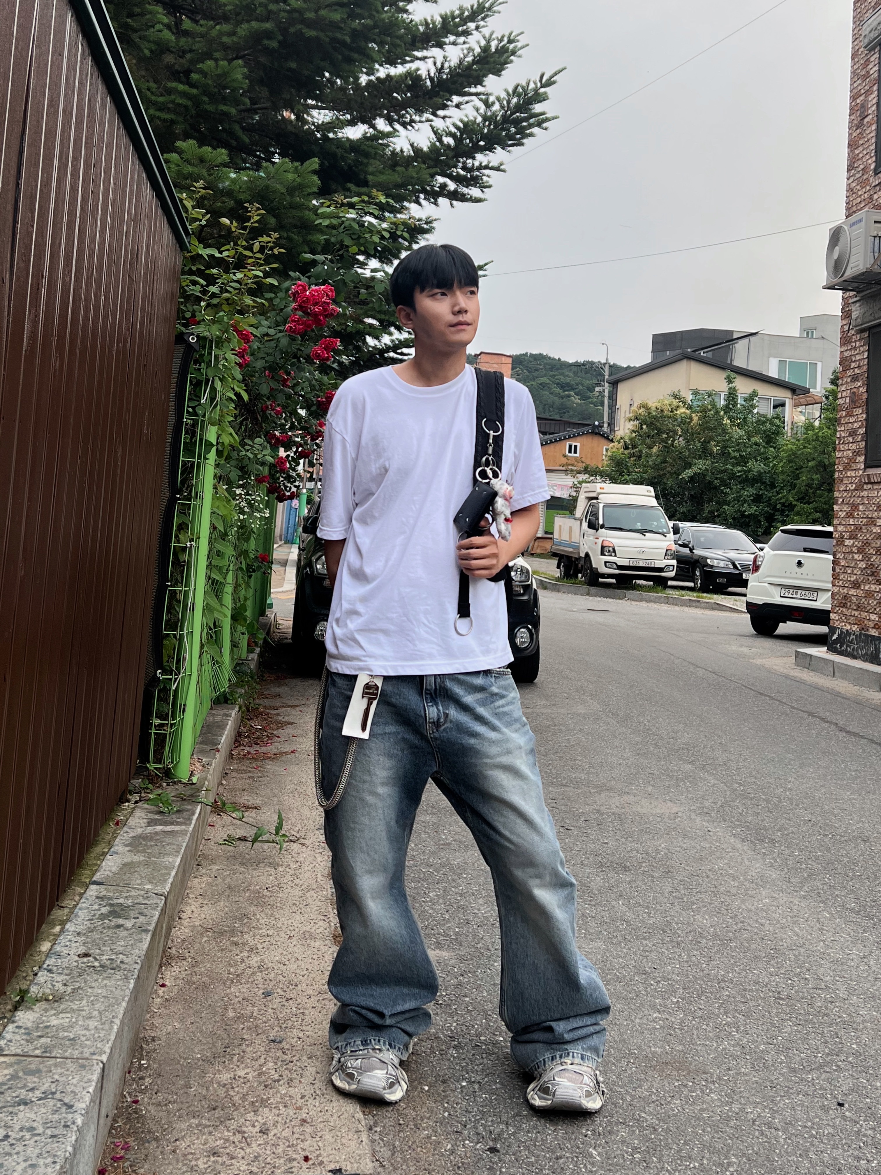 Balenciaga 3XL Sneakers Light Beige 착용 스타일 - 2