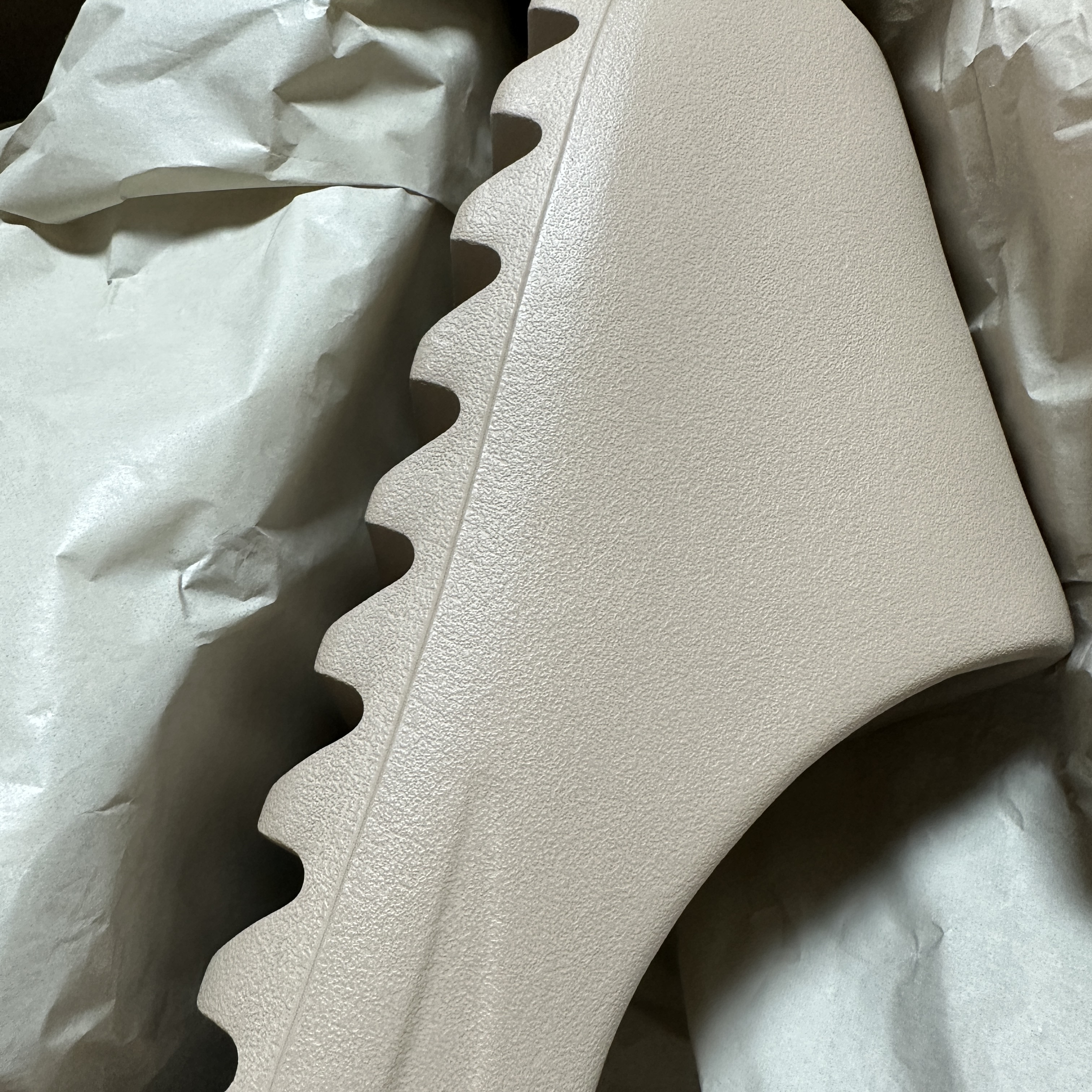 Adidas Yeezy Slide Bone 2022/2023 착용 스타일