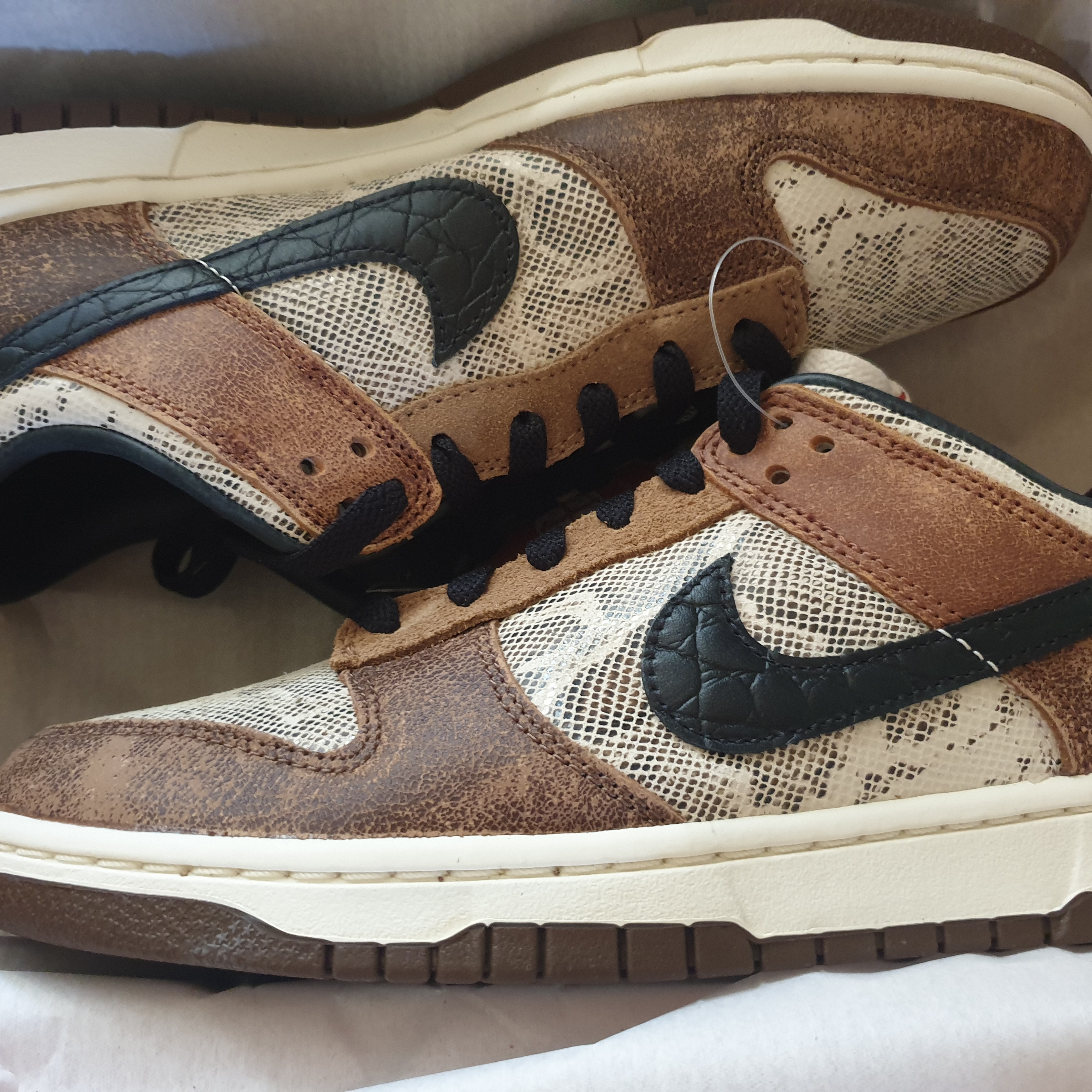 Nike Dunk Low PRM Head to Head 착용 스타일