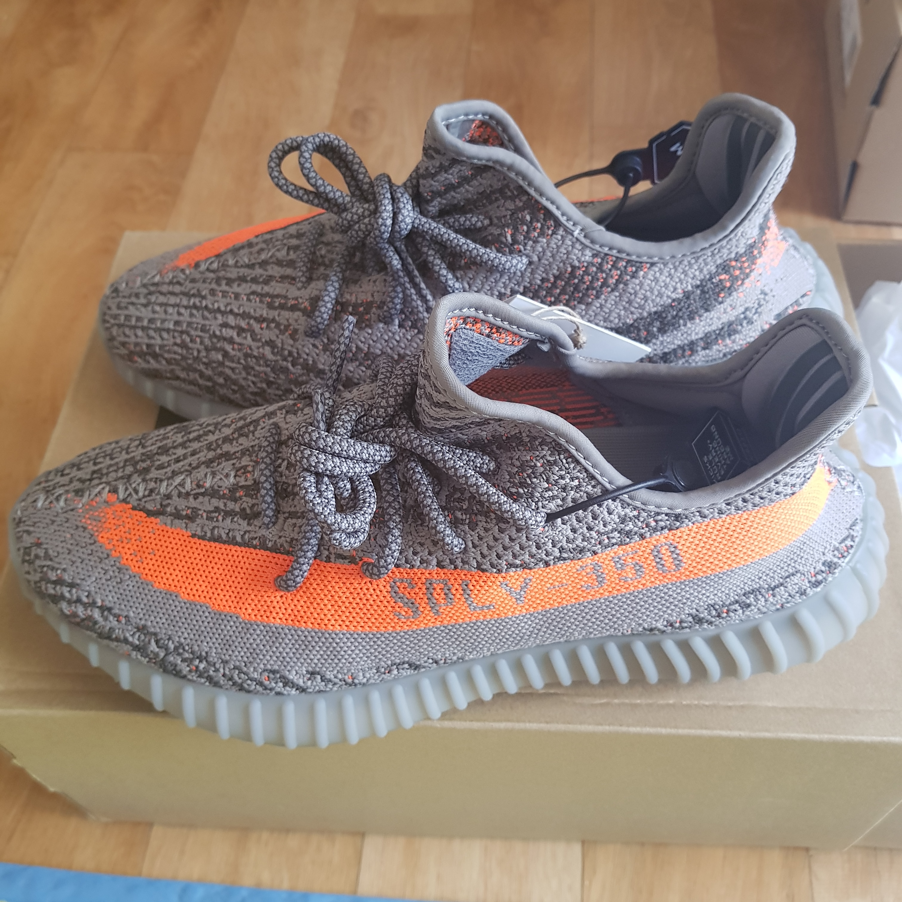 Adidas Yeezy Boost 350 V2 Beluga - Reflective 착용 스타일 - 2