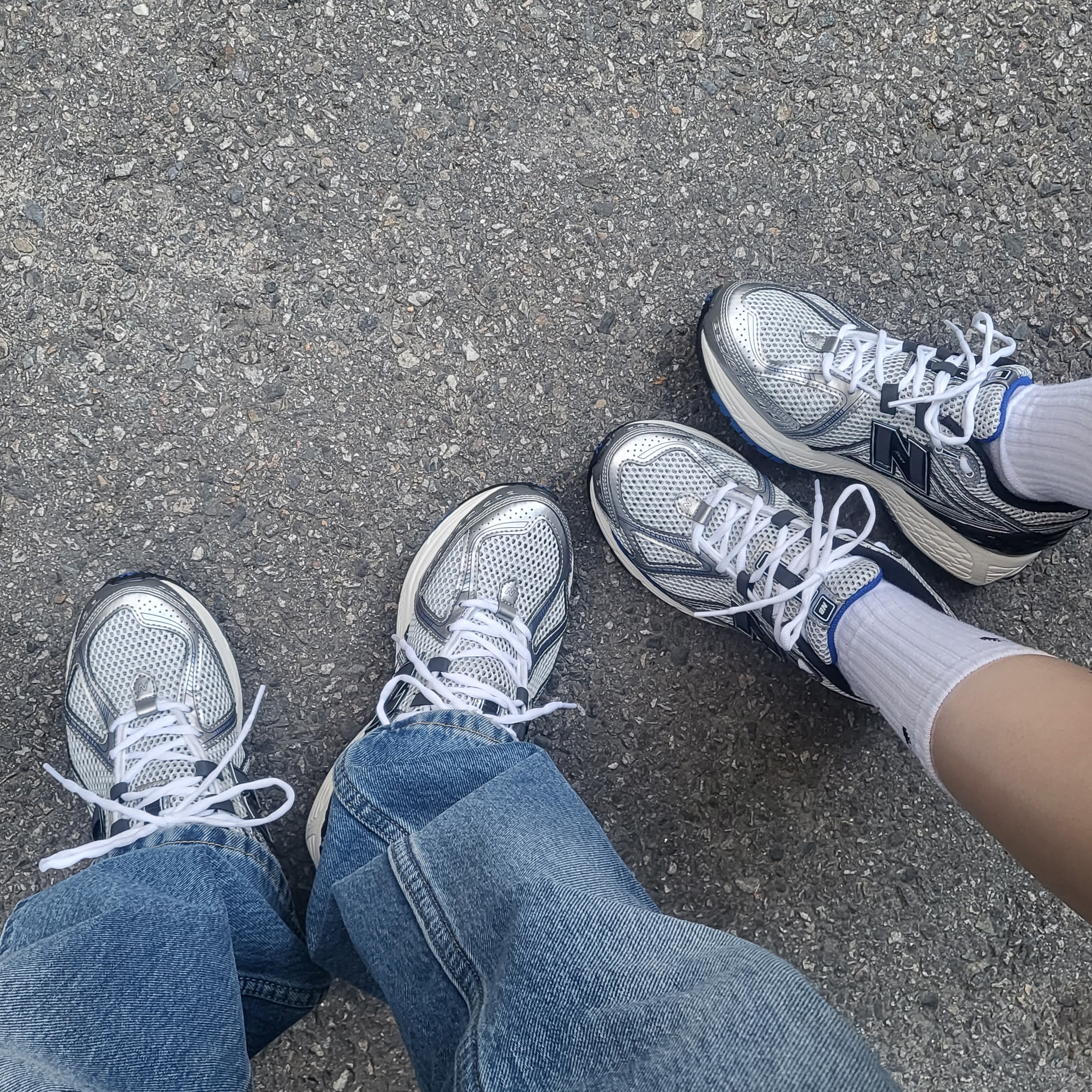 New Balance 1906R Silver Metallic 착용 스타일