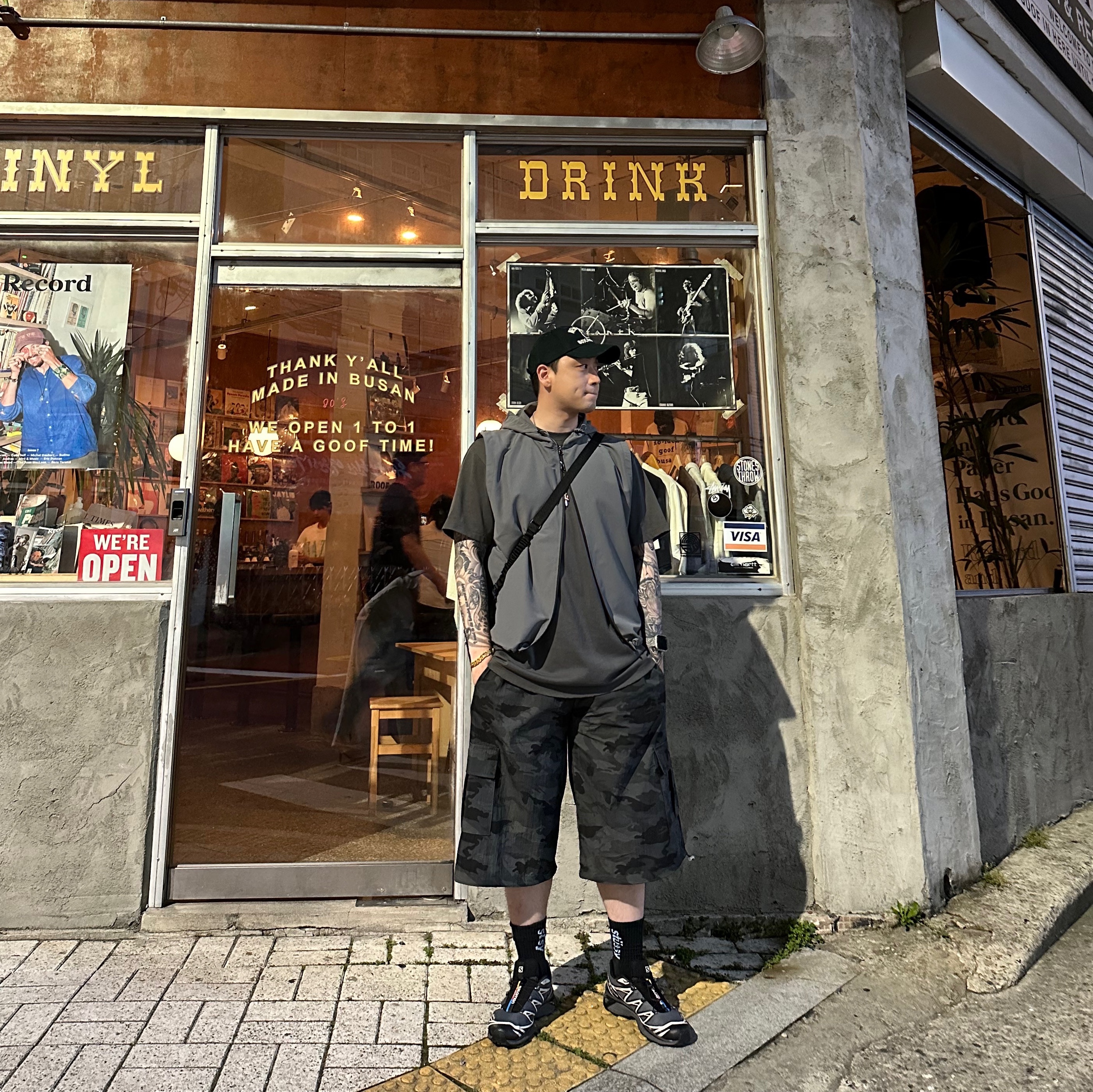Salomon XT-6 Gore-Tex Black Ebony, Ader Error x Eastpak Shoulder Bag Black 착용 스타일 - 1