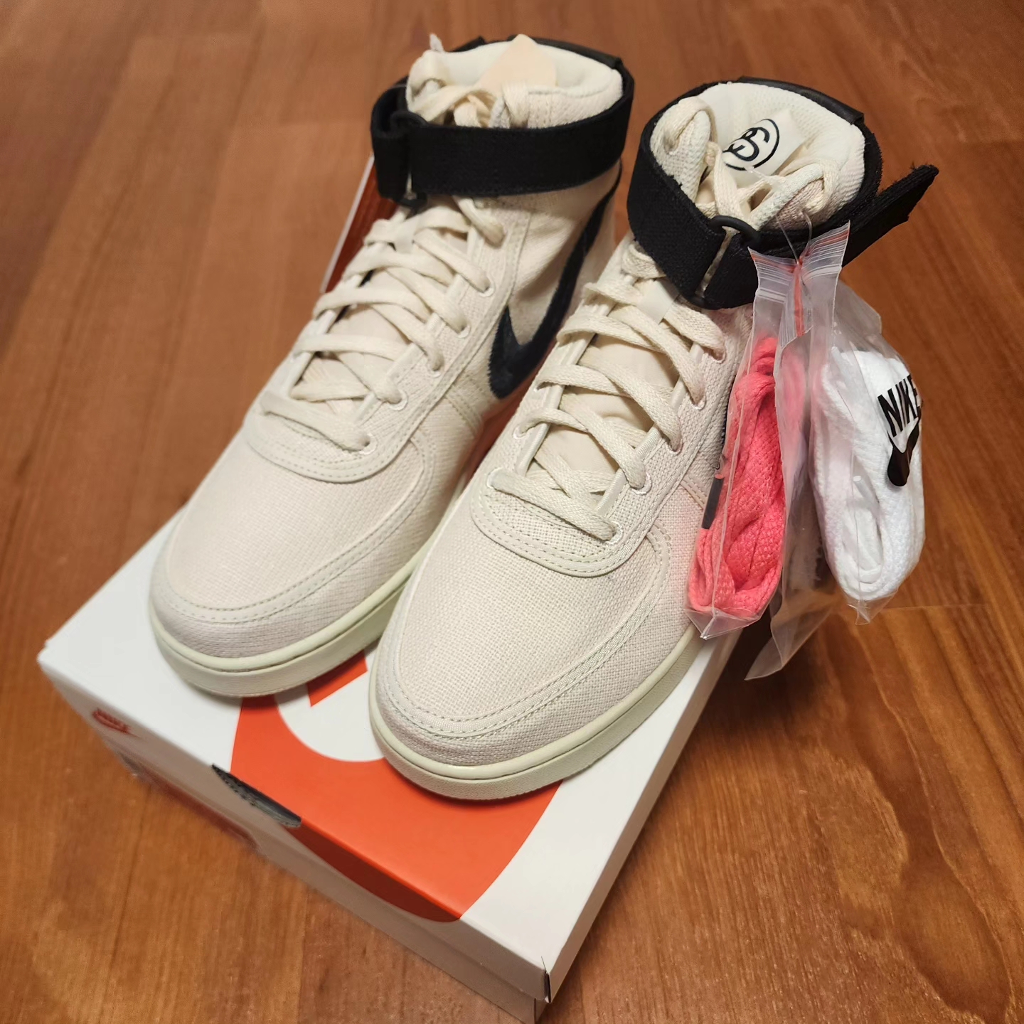 Nike x Stussy Vandal High Fossil 착용 스타일 - 1