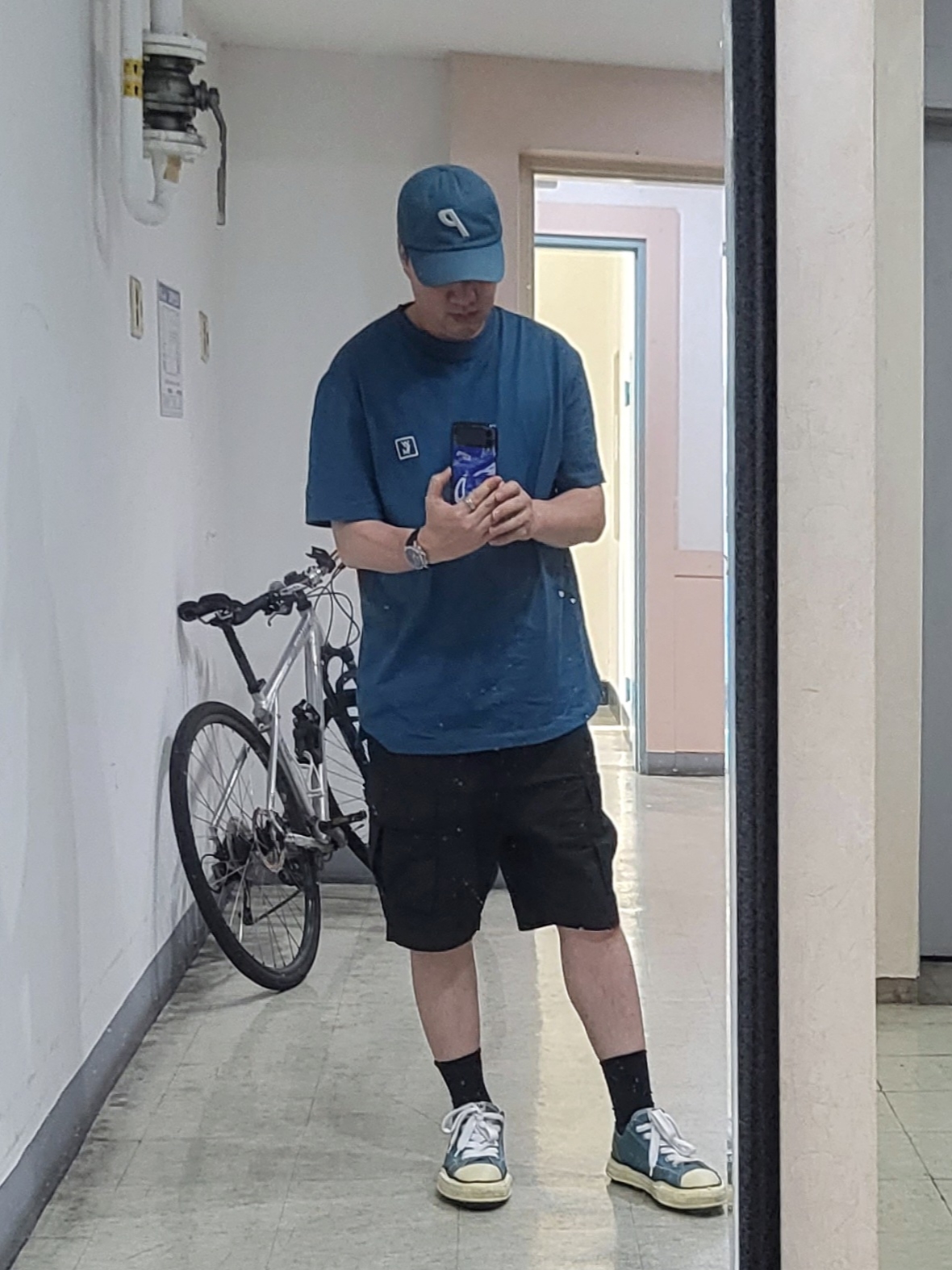 Wooyoungmi White Back Logo T-Shirt Blue - 22FW, Maison Mihara Yasuhiro Peterson VL OG Sole Canvas Low-top Sneakers Blue 착용 스타일