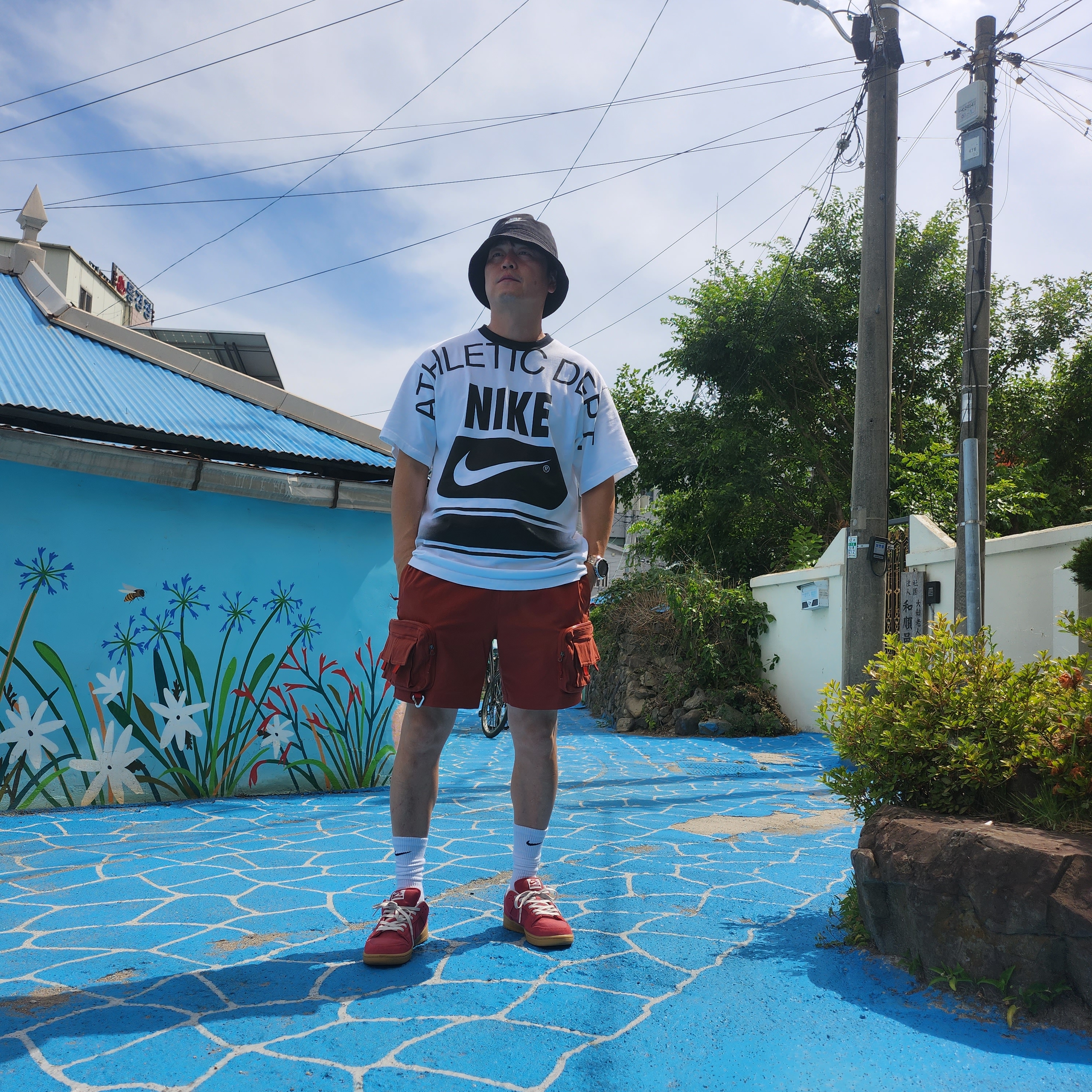 Nike Futura Corduroy Bucket Black, Nike ACG Cargo Shorts Redstone - Asia 착용 스타일 - 2