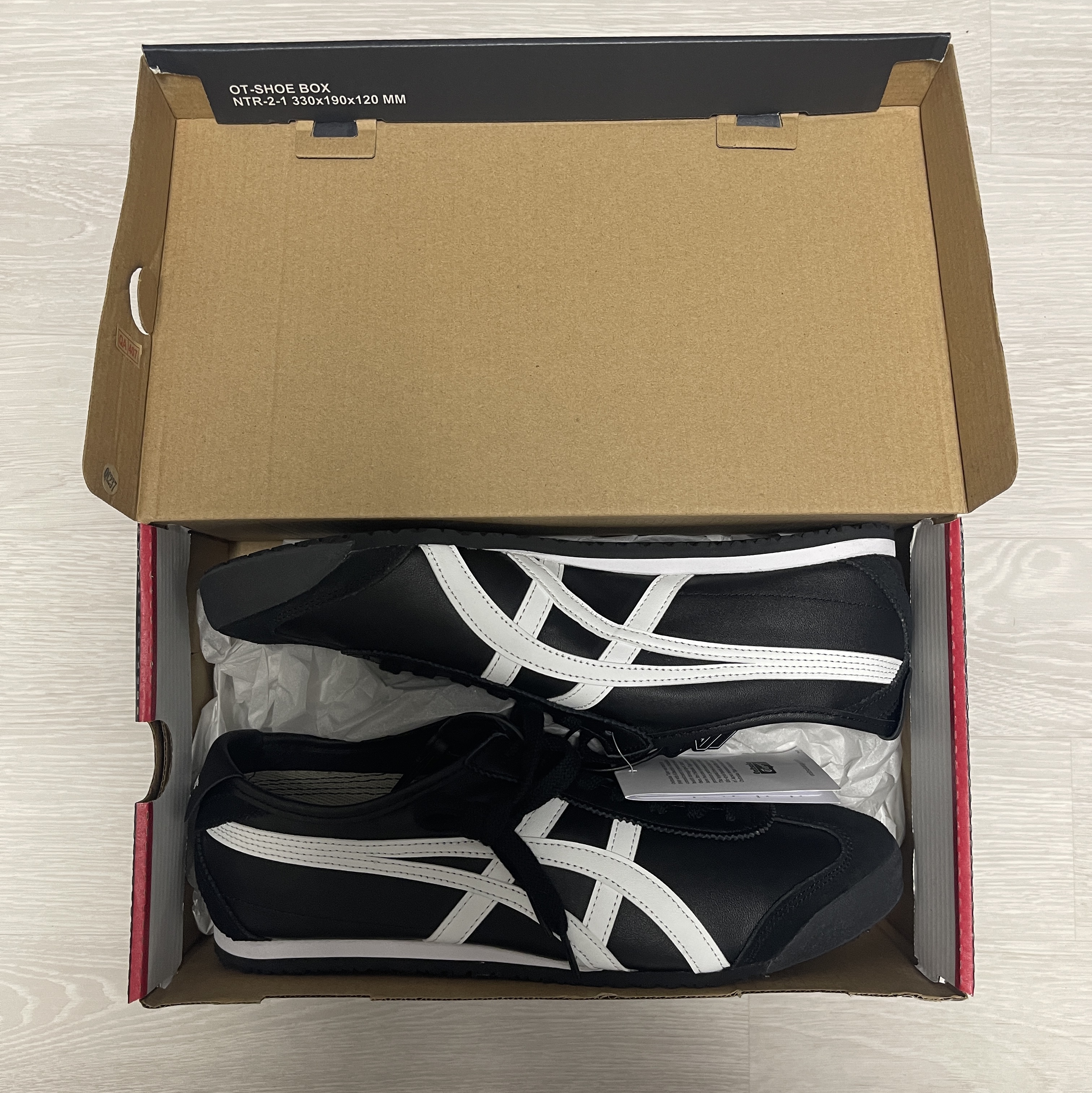 Onitsuka Tiger Mexico 66 Black White 착용 스타일