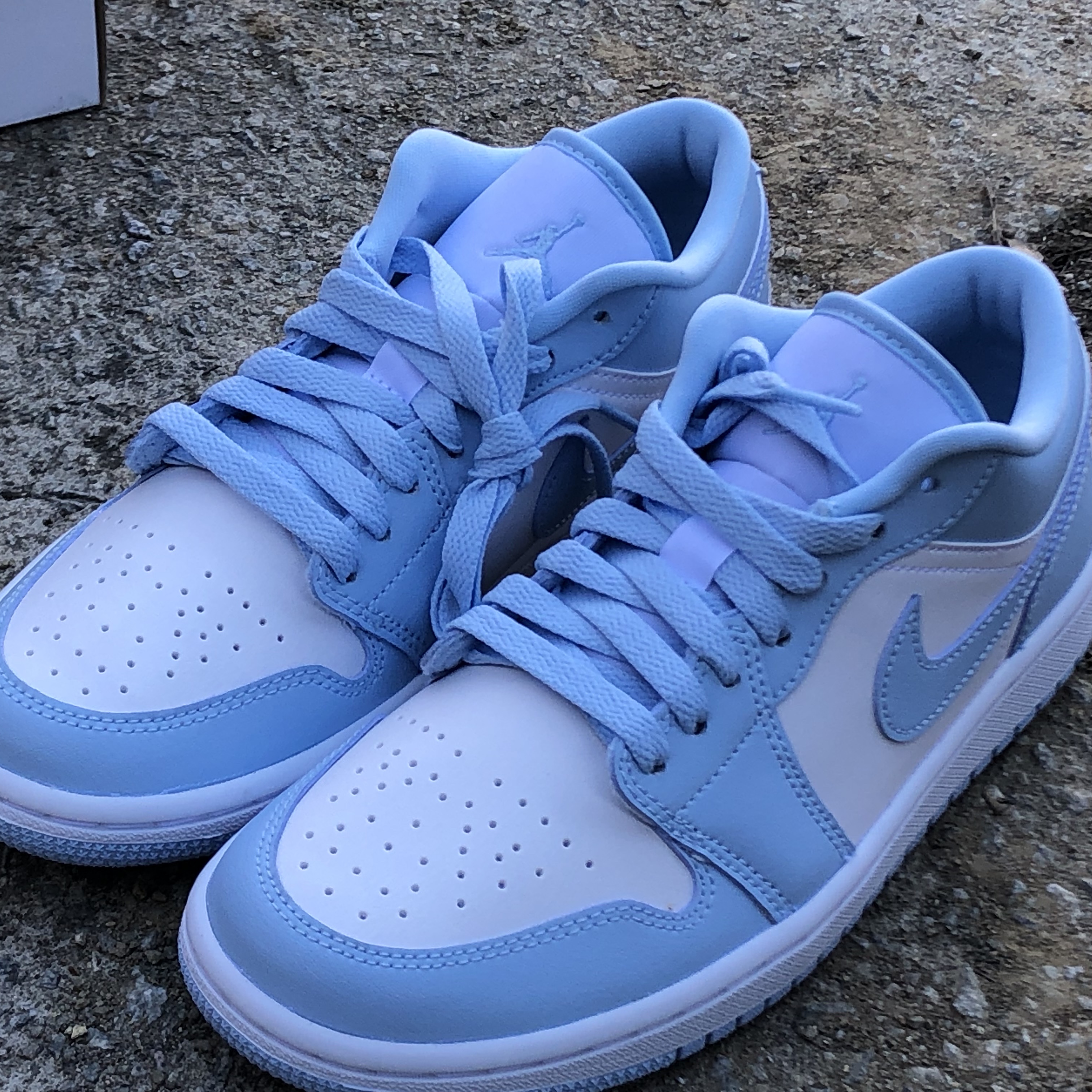 (W) Jordan 1 Low White Ice Blue 착용 스타일