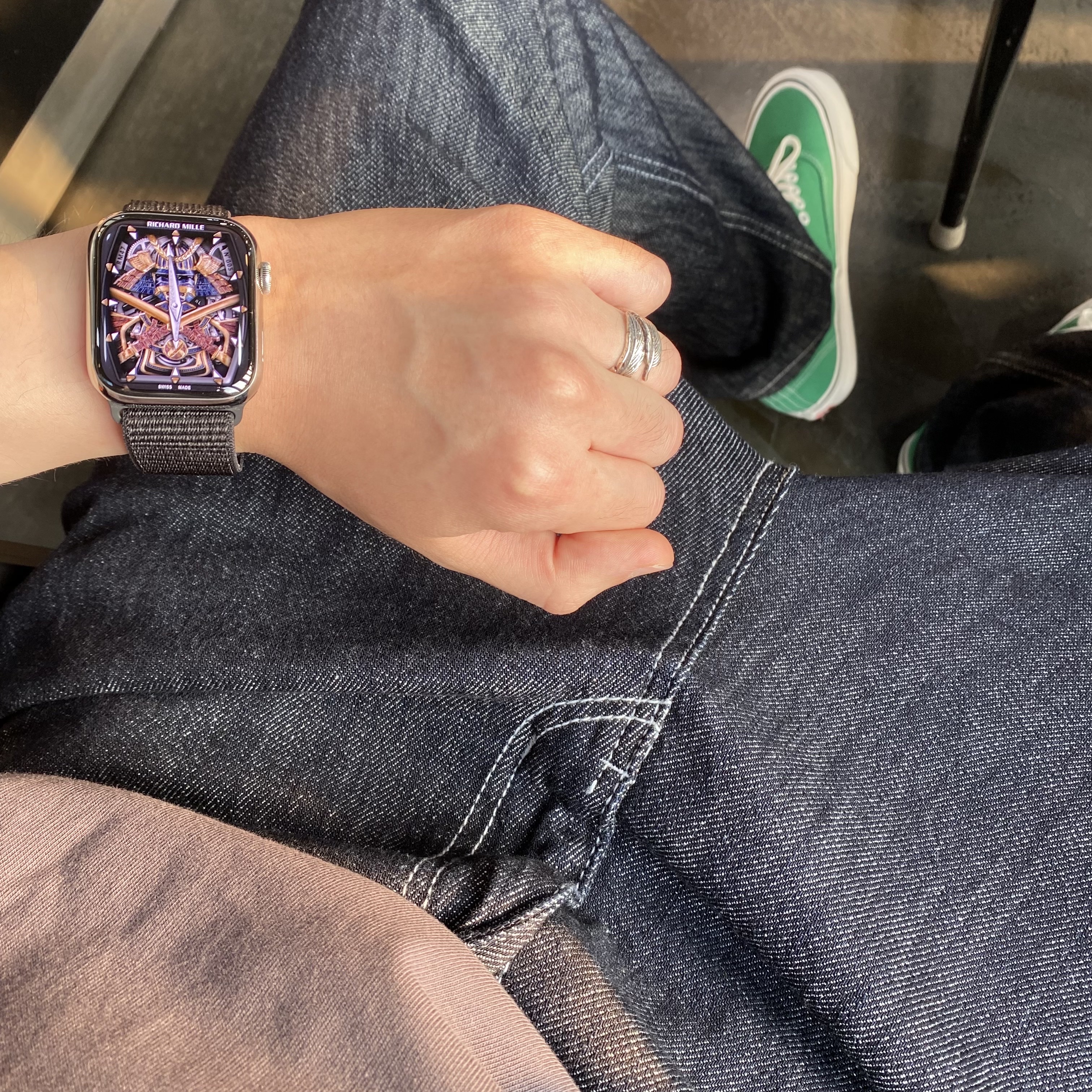 Vans Authentic 44 DX Anaheim Factory Emerald Green, Apple Watch Series 7 45mm Cellular Silver Stainless Steel Case with Sport Band Starlight (Korean Ver.) 착용 스타일 - 1