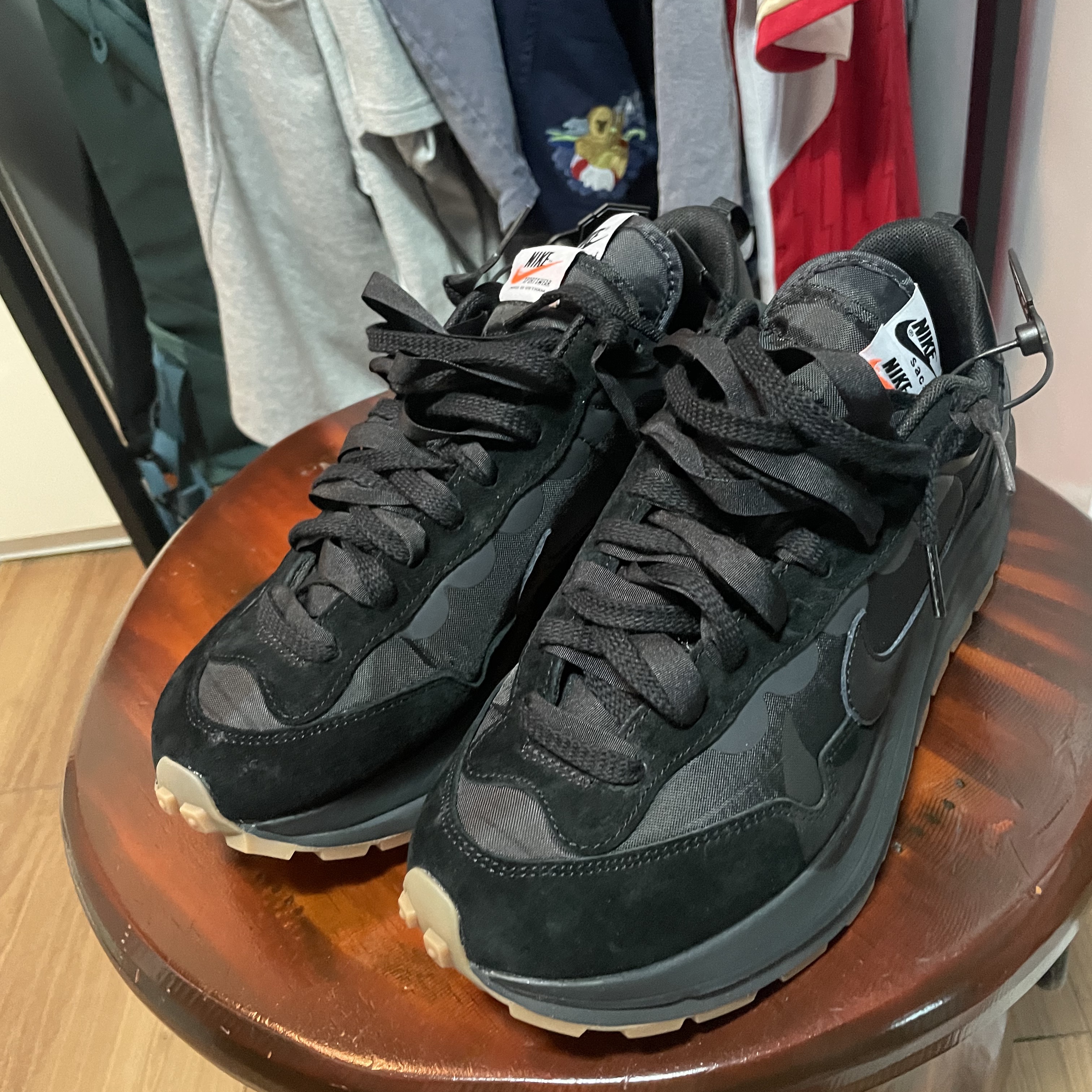 Nike x Sacai VaporWaffle Black and Gum 착용 스타일