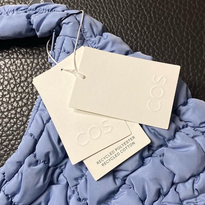 COS Quilted Mini Bag Light Blue 착용 스타일 - 2