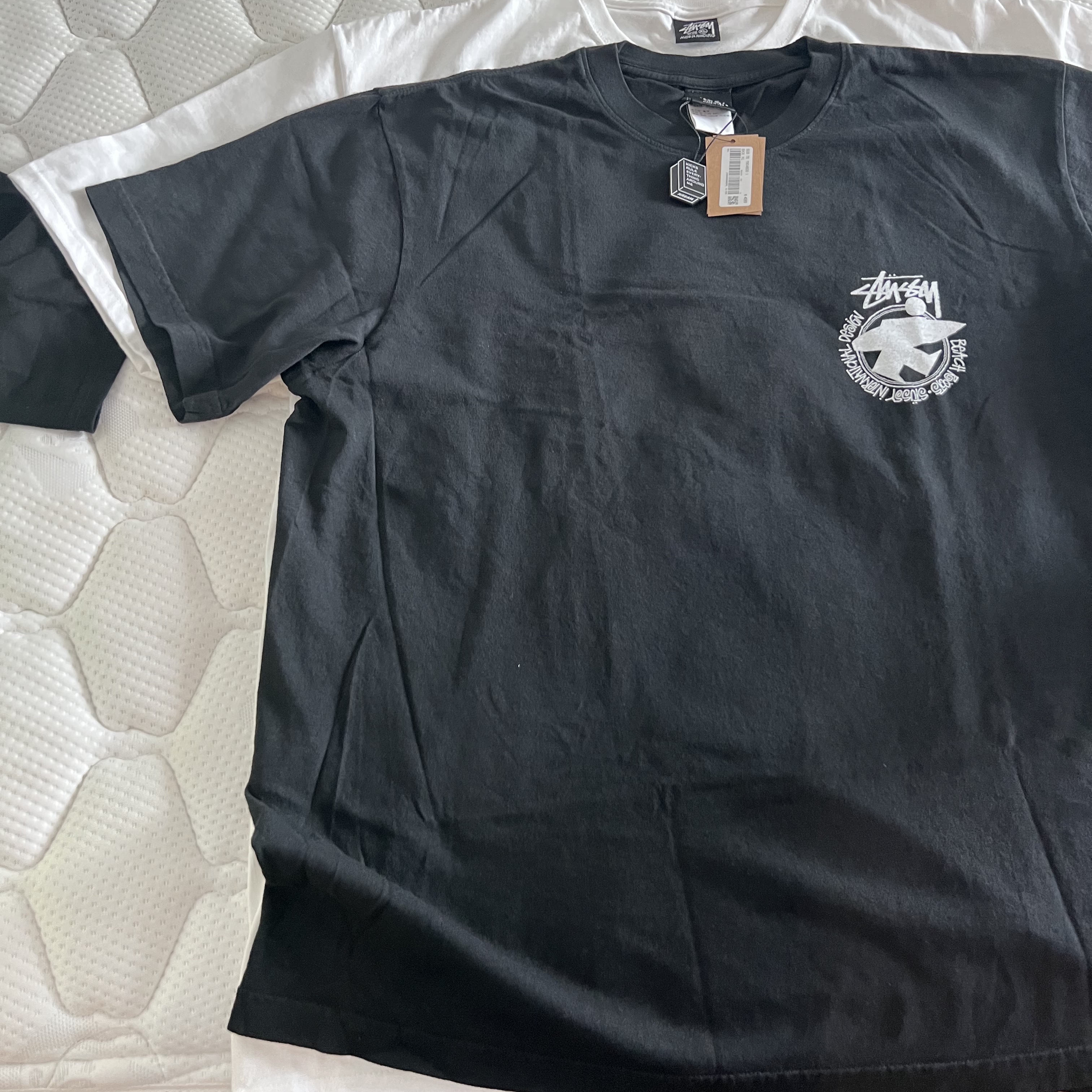 Stussy Beach Roots T-Shirt Black 착용 스타일 - 2