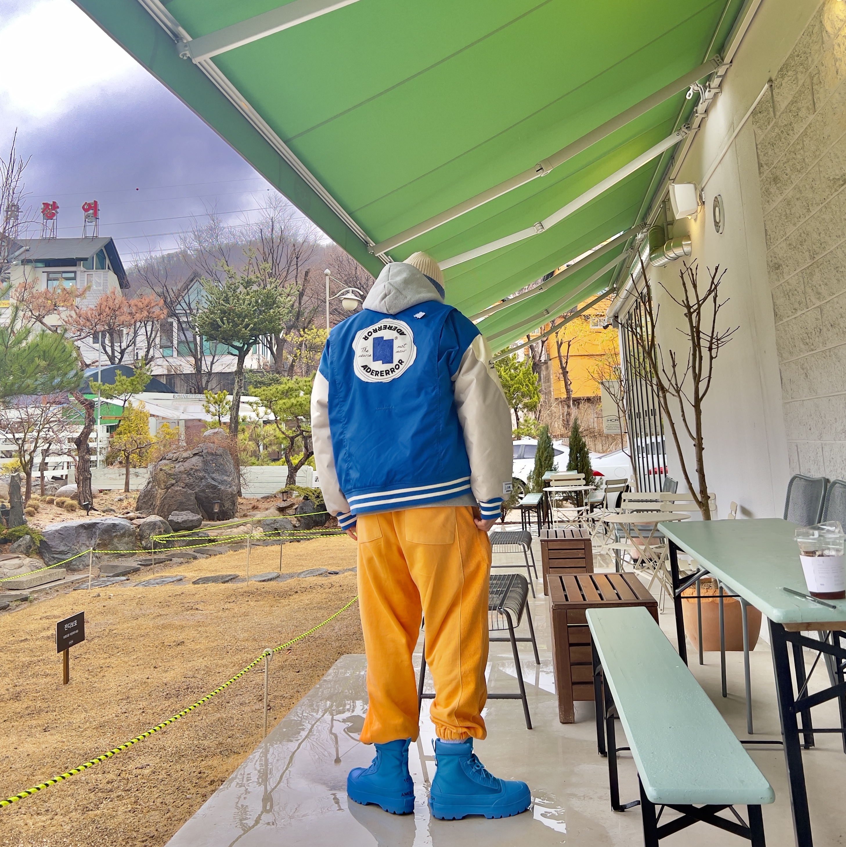 Converse x Ader Error Shapes Varsity Jacket Cobalt, Converse x Ambush Chuck Taylor All Star Duck Boot Blithe 착용 스타일 - 2
