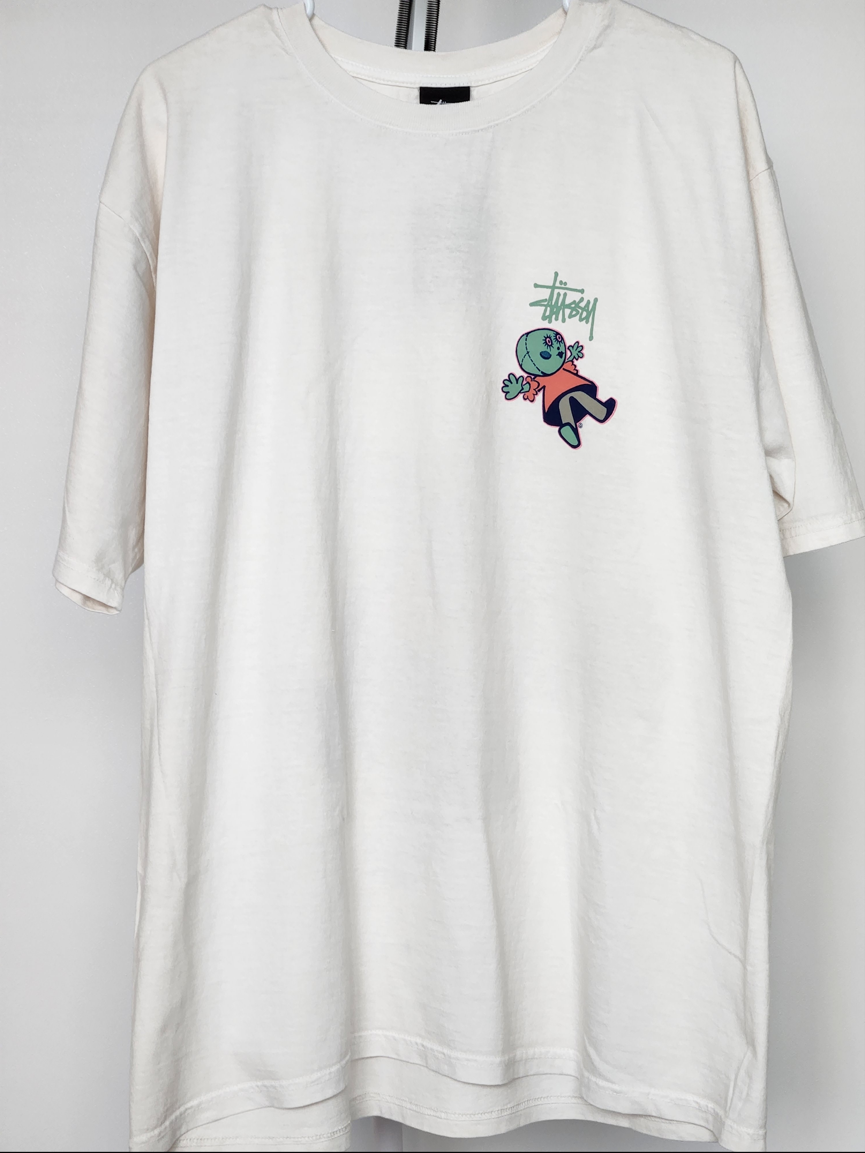 Stussy Dollie Pigment Dyed T-Shirt Natural 착용 스타일 - 2
