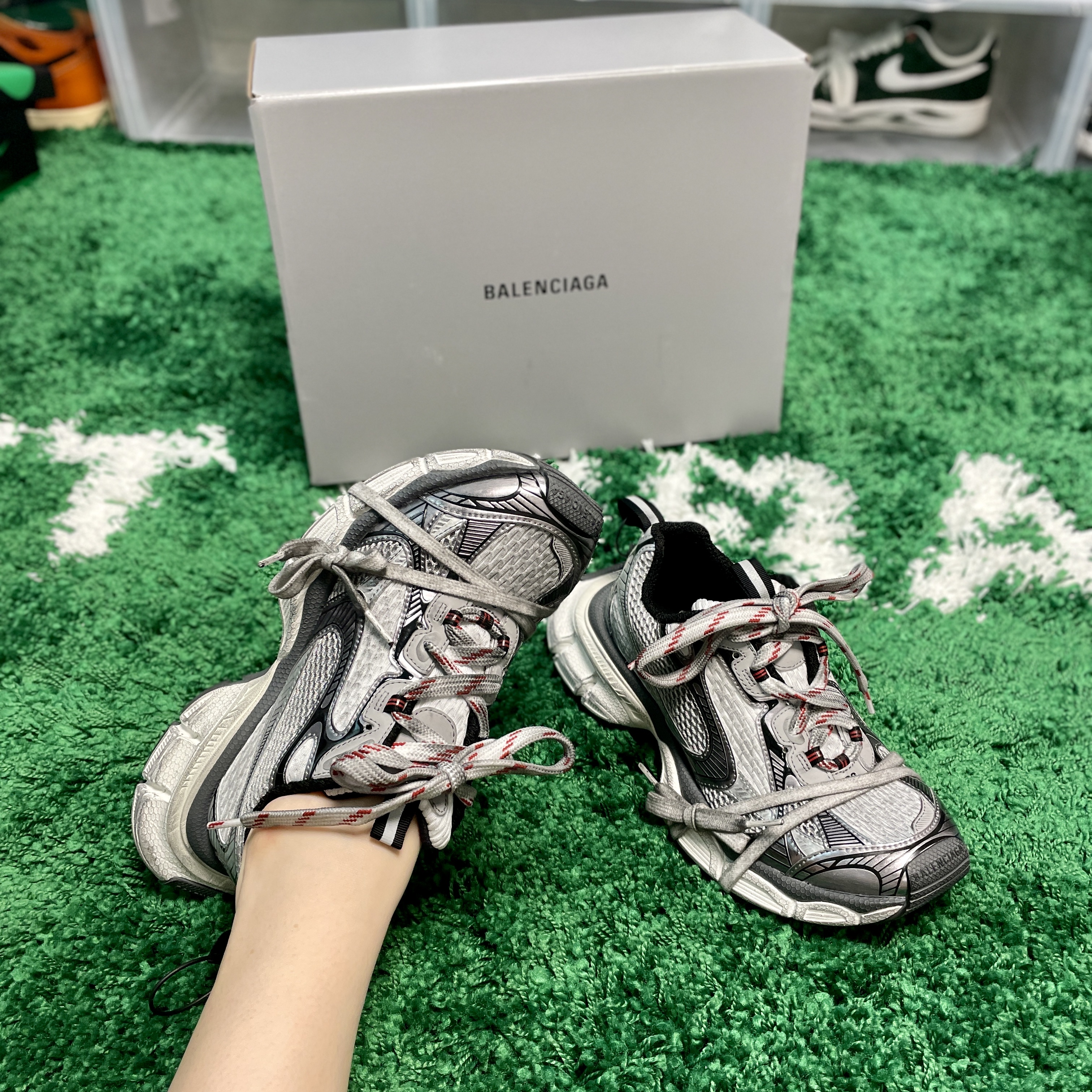 (W) Balenciaga 3XL Sneakers Grey White Red, Balenciaga 3XL Sneakers Grey White Red 착용 스타일