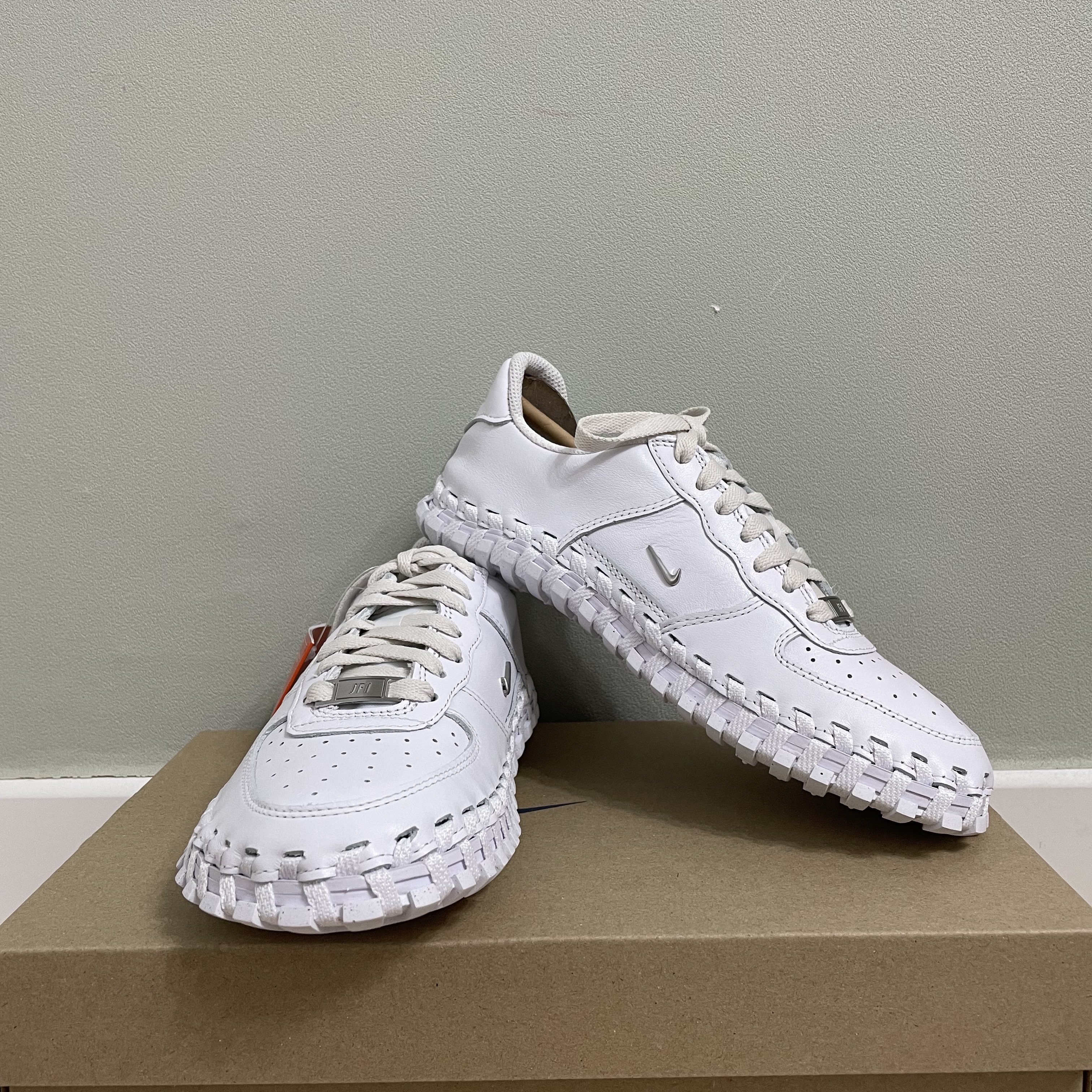 Nike x Jacquemus J Force 1 Low LX SP White 착용 스타일 - 1